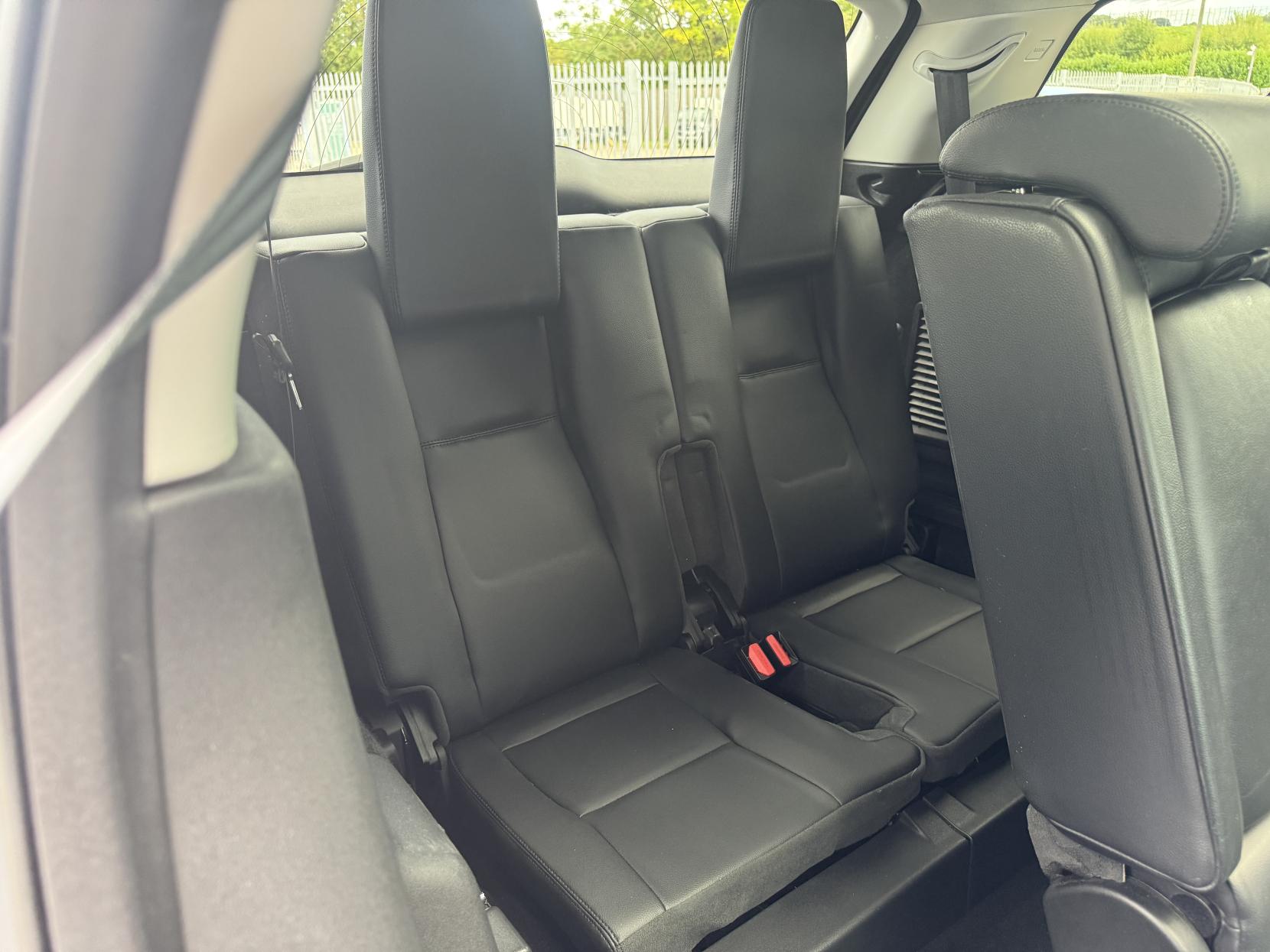 Land Rover Discovery Sport 2.0 TD4 HSE Black SUV 5dr Diesel Auto 4WD Euro 6 (s/s) (180 ps)