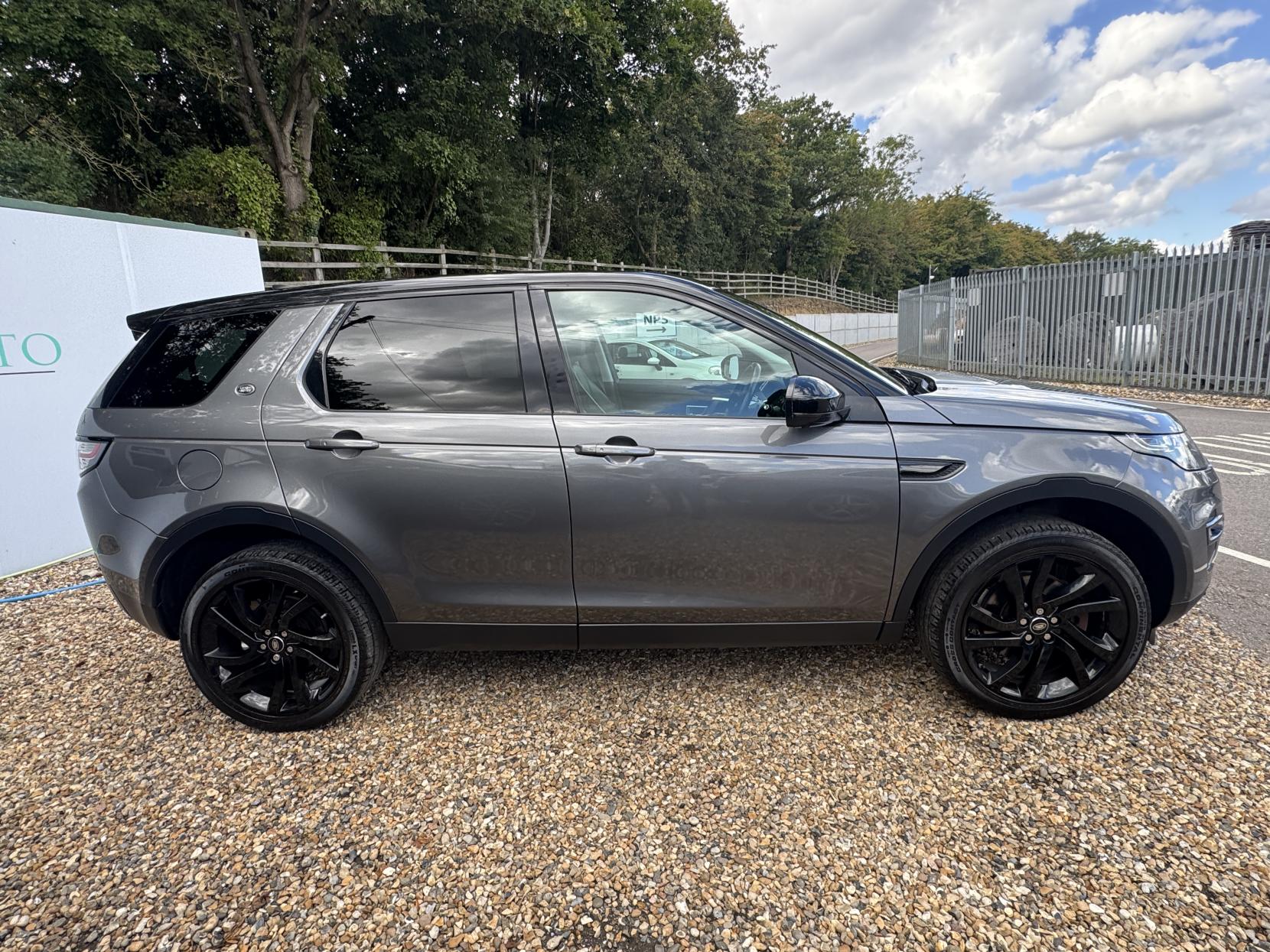 Land Rover Discovery Sport 2.0 TD4 HSE Black SUV 5dr Diesel Auto 4WD Euro 6 (s/s) (180 ps)