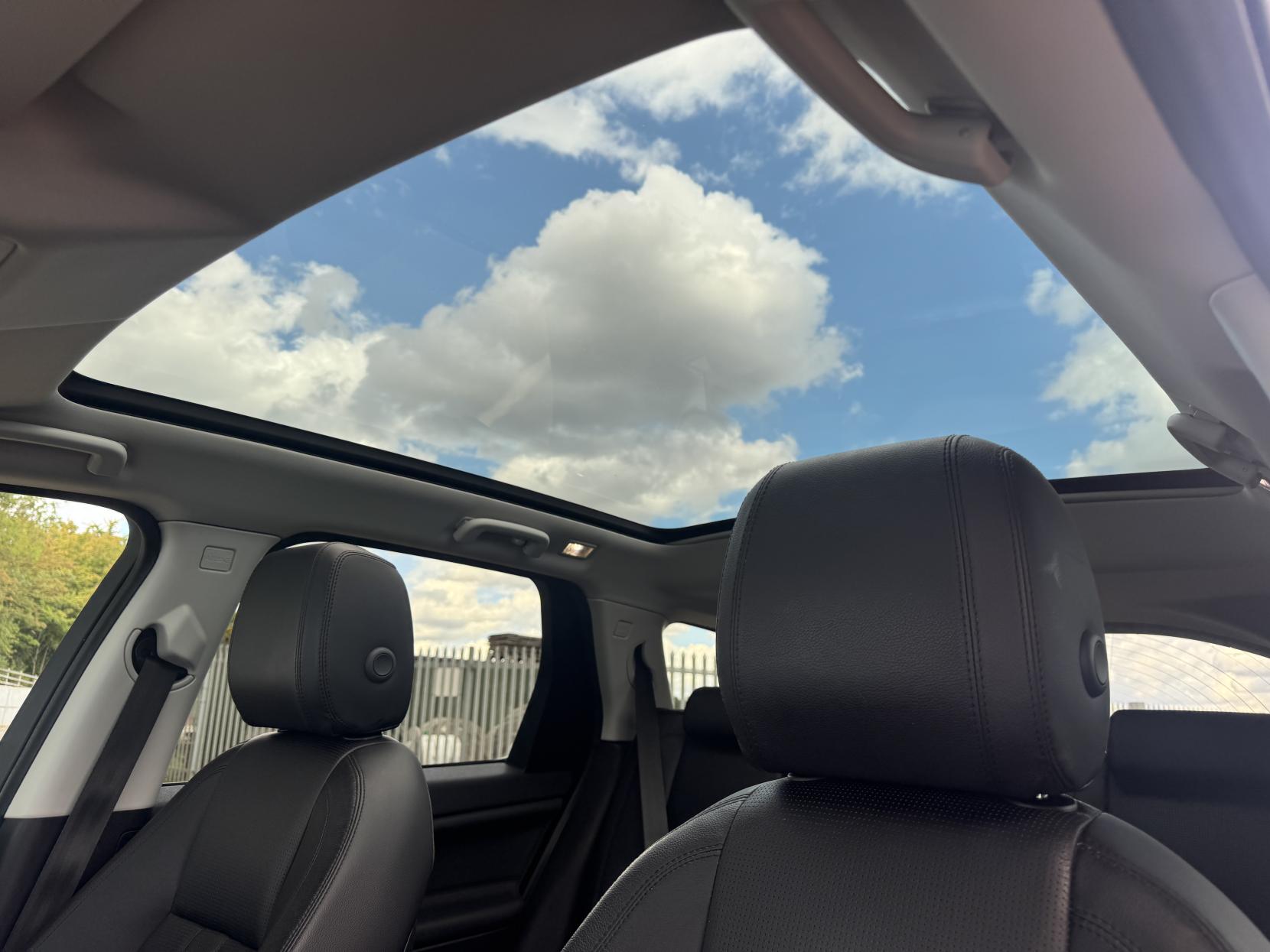 Land Rover Discovery Sport 2.0 TD4 HSE Black SUV 5dr Diesel Auto 4WD Euro 6 (s/s) (180 ps)