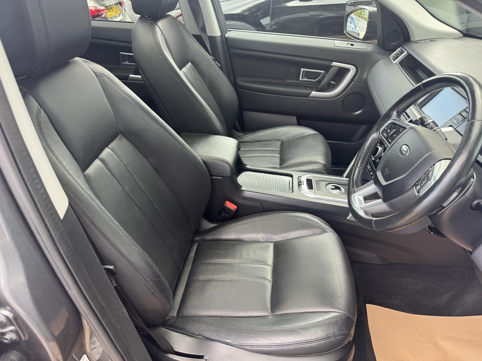 Land Rover Discovery Sport 2.0 TD4 HSE Black SUV 5dr Diesel Auto 4WD Euro 6 (s/s) (180 ps)