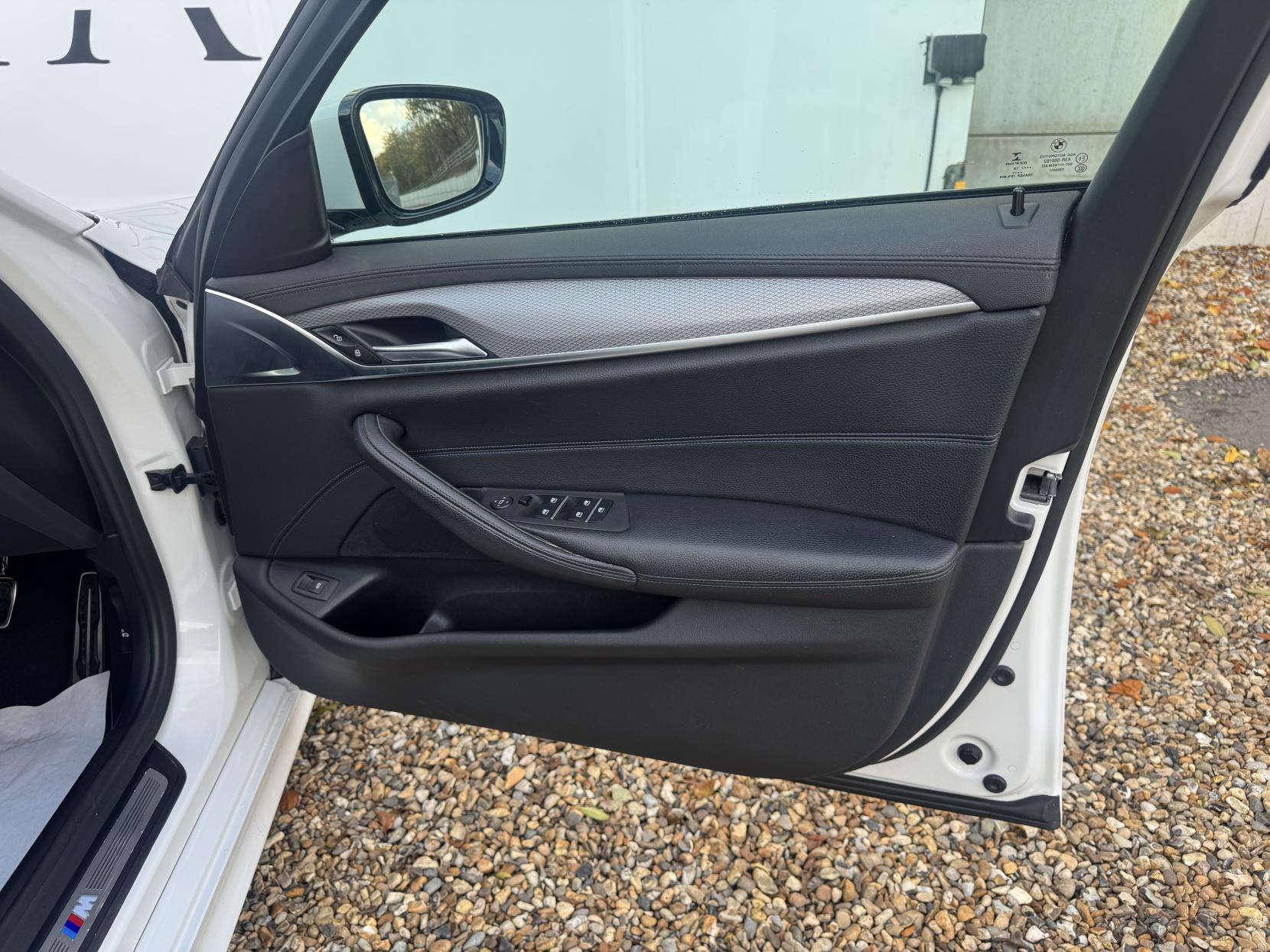 BMW 5 Series 2.0 520i GPF M Sport Touring 5dr Petrol Auto Euro 6 (s/s) (184 ps)