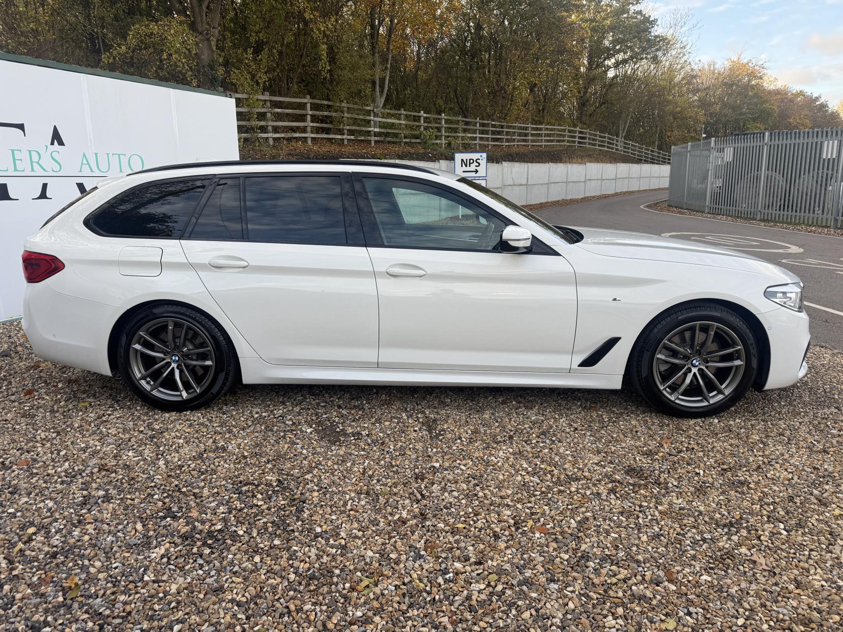 BMW 5 Series 2.0 520i GPF M Sport Touring 5dr Petrol Auto Euro 6 (s/s) (184 ps)