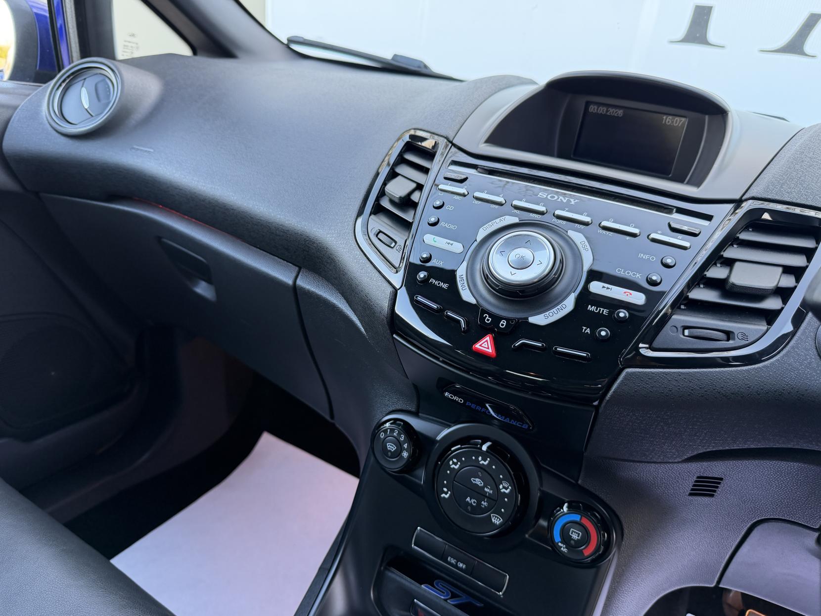 Ford Fiesta 1.6T EcoBoost ST-2 Hatchback 3dr Petrol Manual Euro 5 (182 ps)