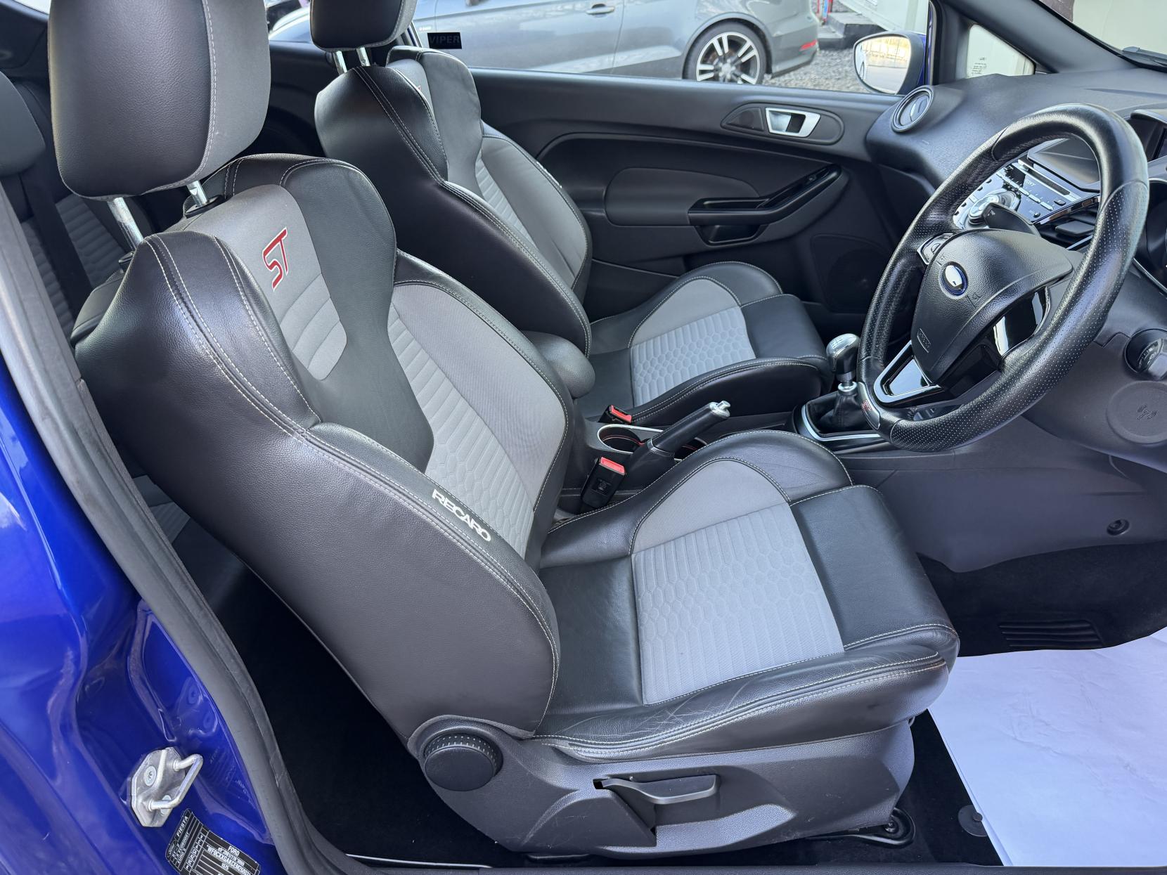 Ford Fiesta 1.6T EcoBoost ST-2 Hatchback 3dr Petrol Manual Euro 5 (182 ps)