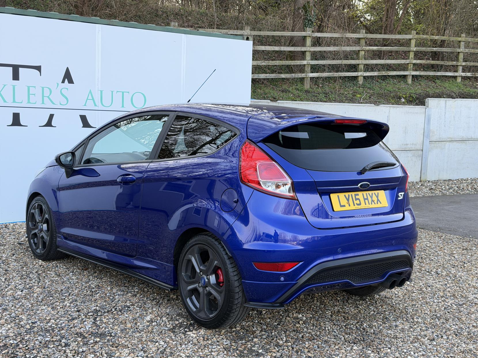 Ford Fiesta 1.6T EcoBoost ST-2 Hatchback 3dr Petrol Manual Euro 5 (182 ps)