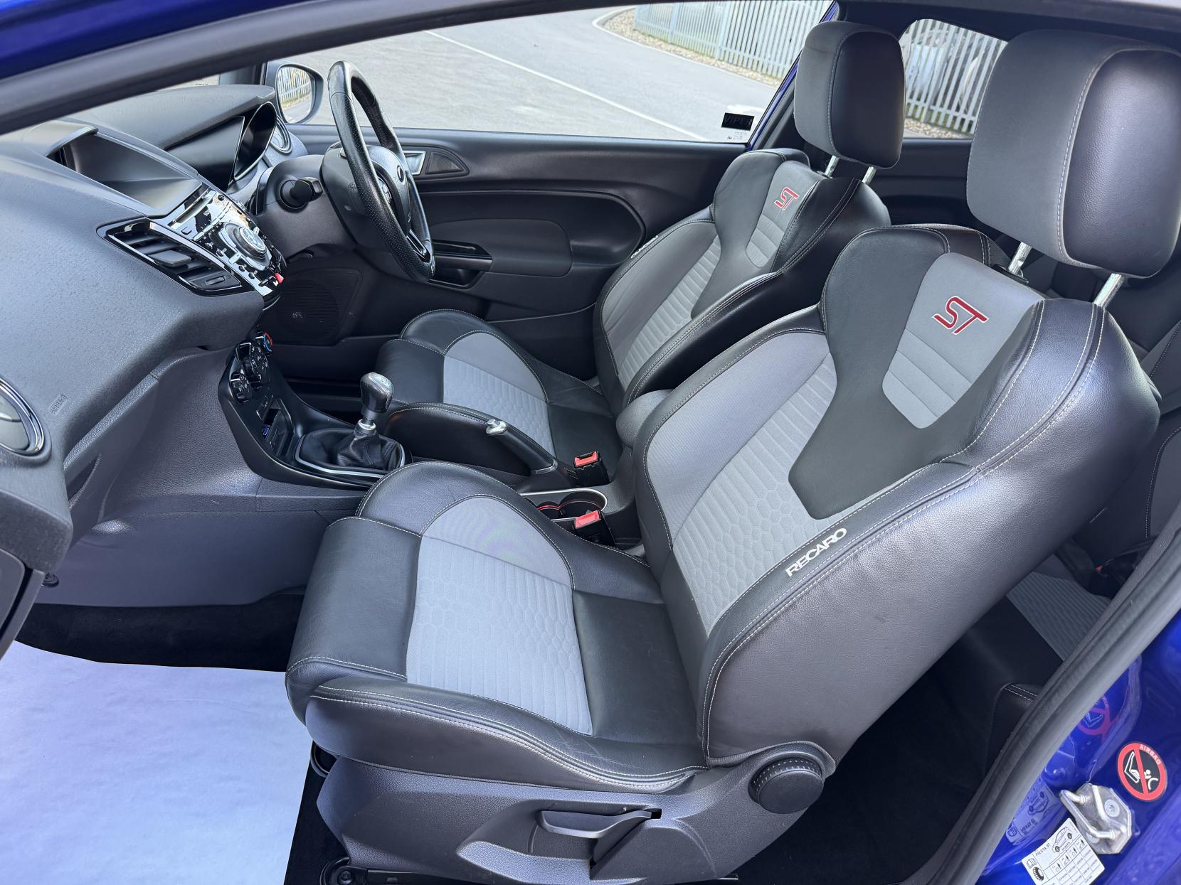 Ford Fiesta 1.6T EcoBoost ST-2 Hatchback 3dr Petrol Manual Euro 5 (182 ps)