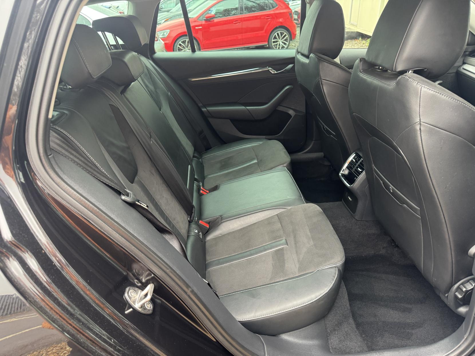 Skoda Octavia 1.4 TSI iV 13kWh SE L Estate 5dr Petrol Plug-in Hybrid DSG Euro 6 (s/s) (204 ps)