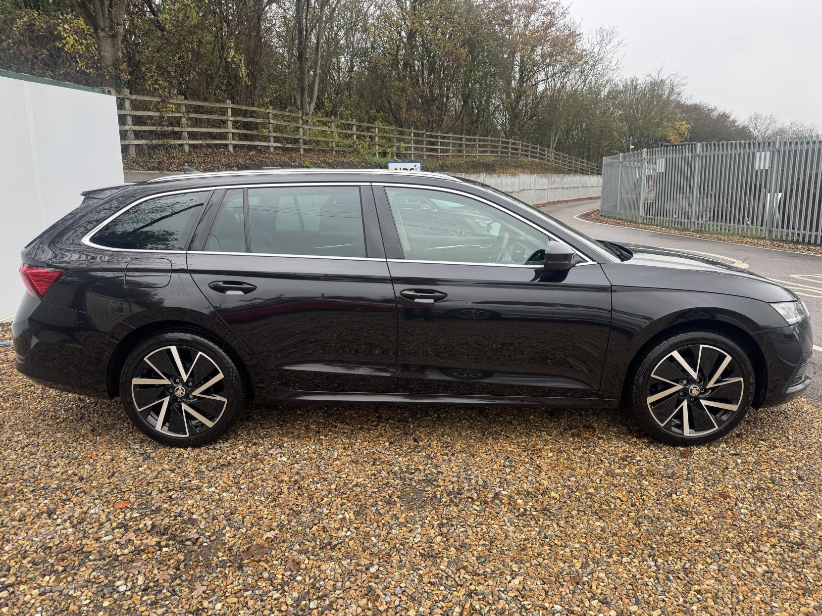 Skoda Octavia 1.4 TSI iV 13kWh SE L Estate 5dr Petrol Plug-in Hybrid DSG Euro 6 (s/s) (204 ps)