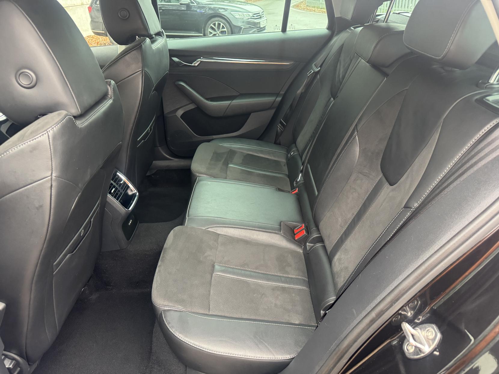 Skoda Octavia 1.4 TSI iV 13kWh SE L Estate 5dr Petrol Plug-in Hybrid DSG Euro 6 (s/s) (204 ps)