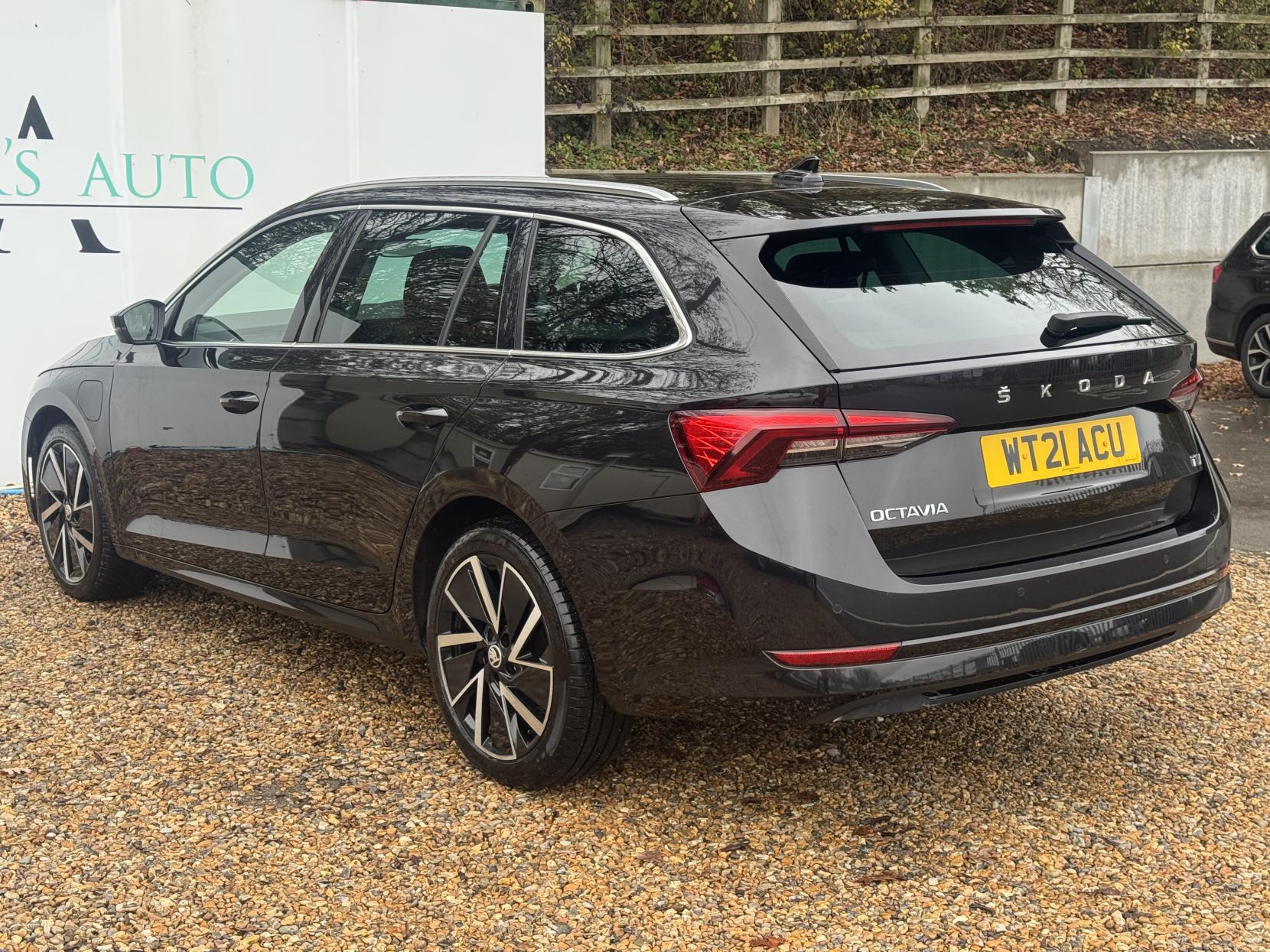 Skoda Octavia 1.4 TSI iV 13kWh SE L Estate 5dr Petrol Plug-in Hybrid DSG Euro 6 (s/s) (204 ps)