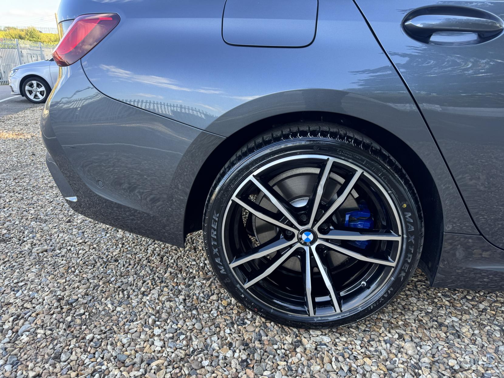 BMW 3 Series 2.0 330e 12kWh M Sport Saloon 4dr Petrol Plug-in Hybrid Auto Euro 6 (s/s) (292 ps)