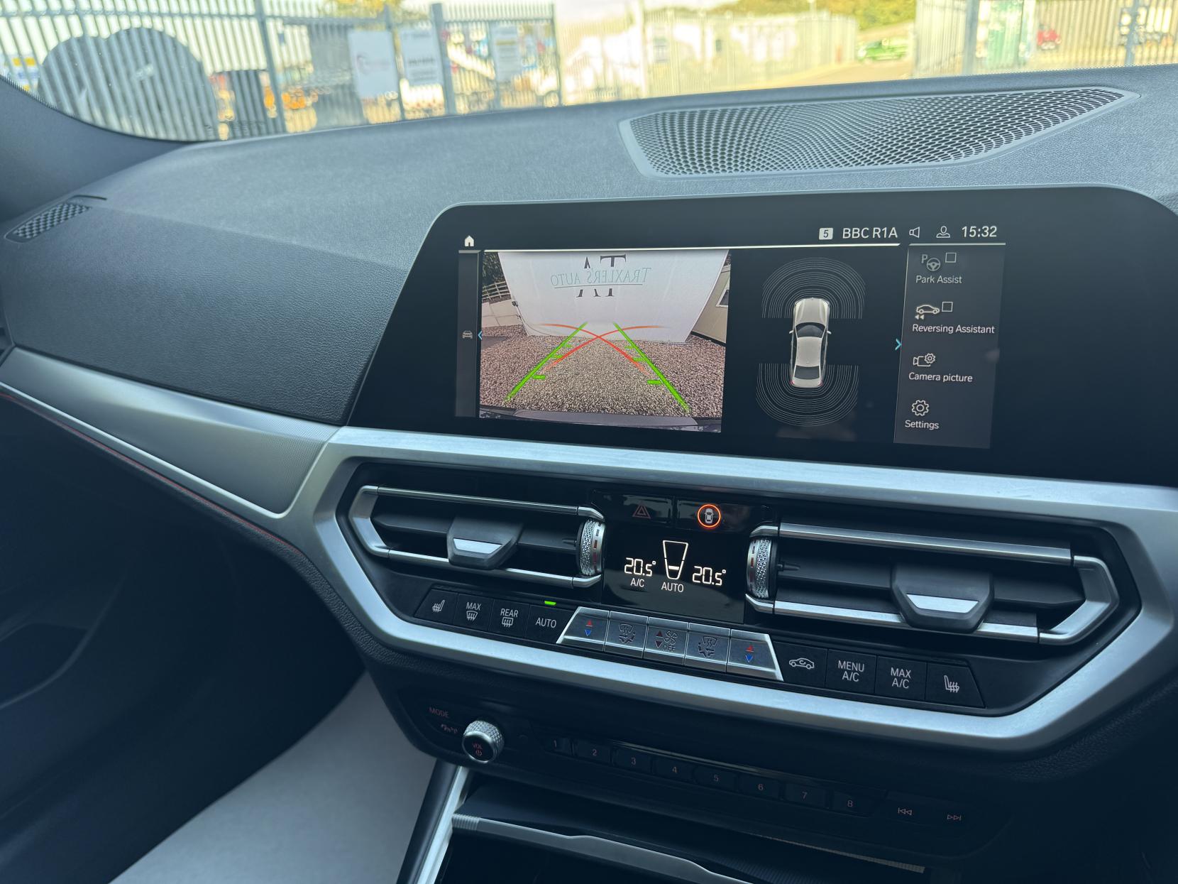 BMW 3 Series 2.0 330e 12kWh M Sport Saloon 4dr Petrol Plug-in Hybrid Auto Euro 6 (s/s) (292 ps)