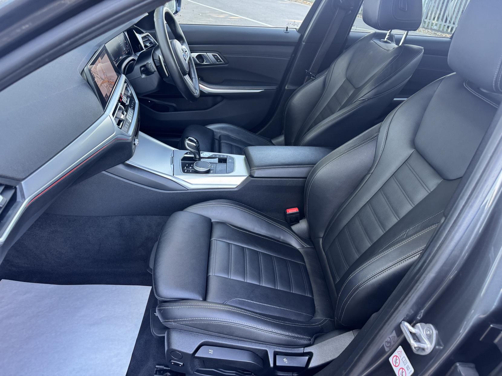 BMW 3 Series 2.0 330e 12kWh M Sport Saloon 4dr Petrol Plug-in Hybrid Auto Euro 6 (s/s) (292 ps)