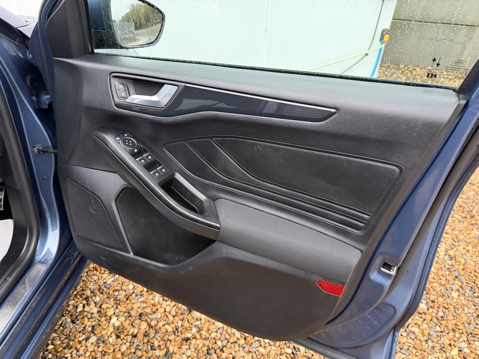 Ford Focus 1.0T EcoBoost ST-Line Hatchback 5dr Petrol Manual Euro 6 (s/s) (125 ps)