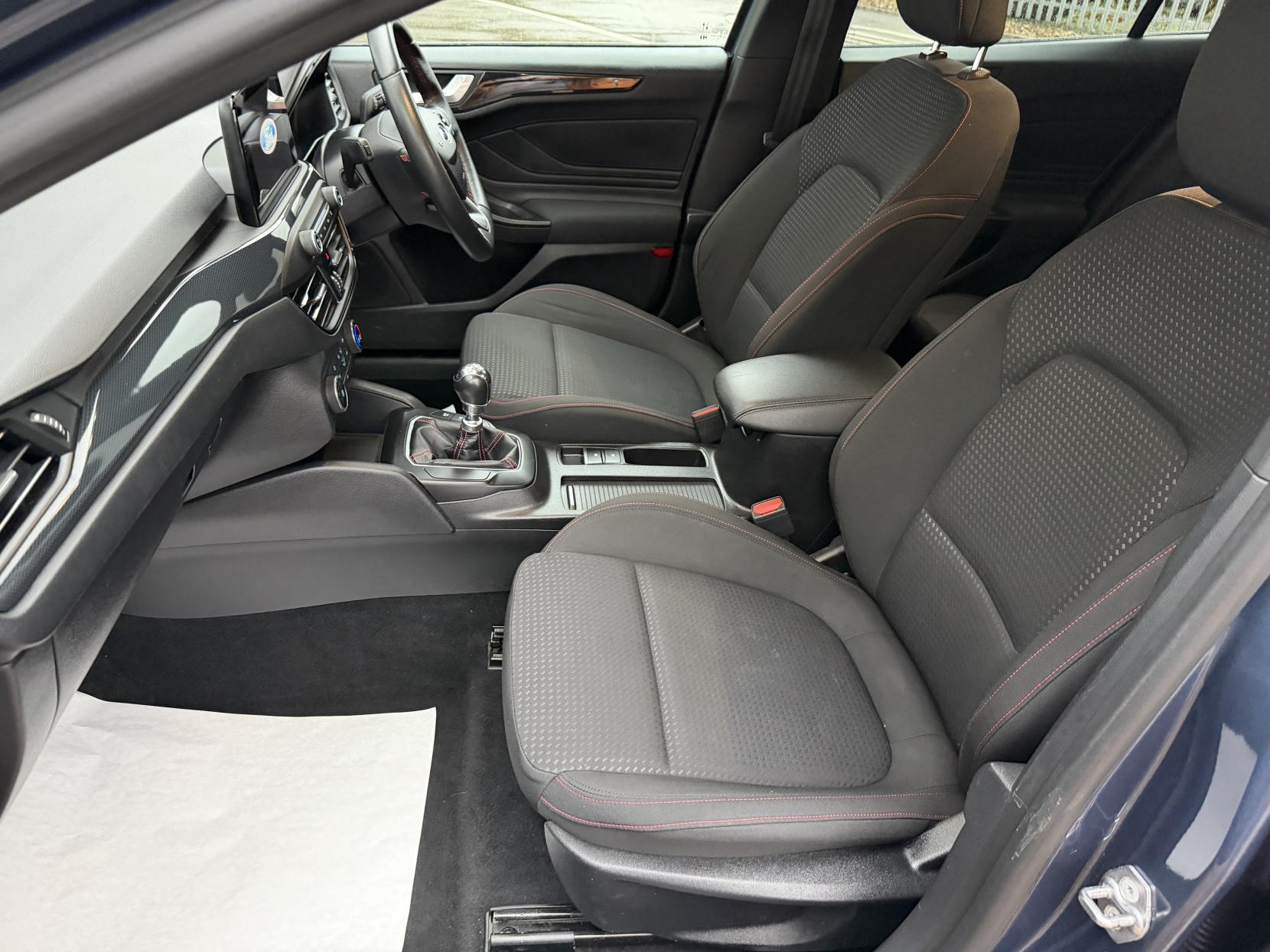 Ford Focus 1.0T EcoBoost ST-Line Hatchback 5dr Petrol Manual Euro 6 (s/s) (125 ps)