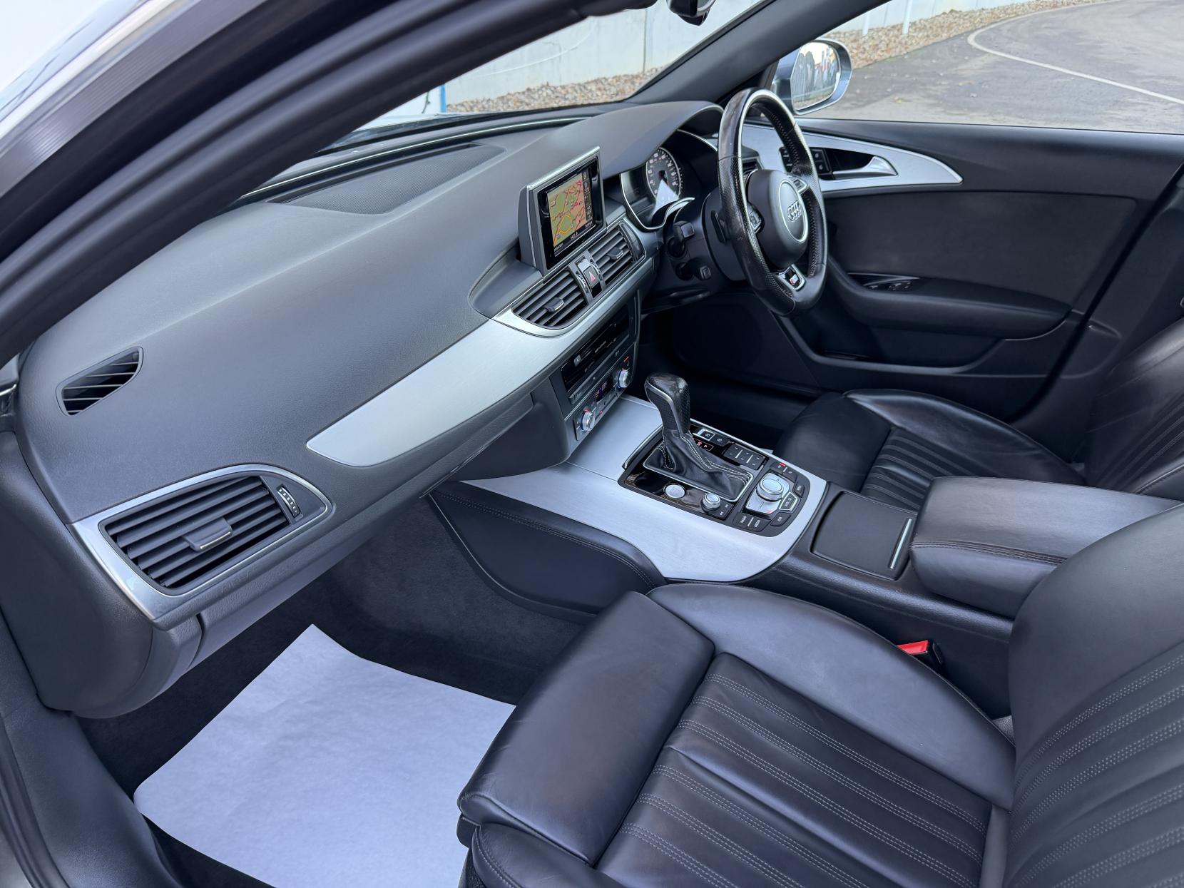 Audi A6 Saloon 2.0 TDI ultra S line Saloon 4dr Diesel S Tronic Euro 6 (s/s) (190 ps)