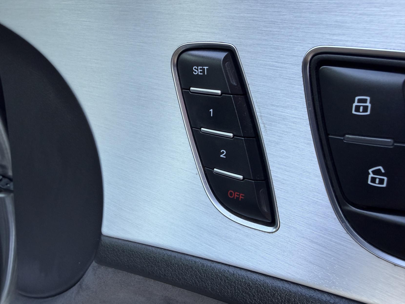 Audi A6 Saloon 2.0 TDI ultra S line Saloon 4dr Diesel S Tronic Euro 6 (s/s) (190 ps)