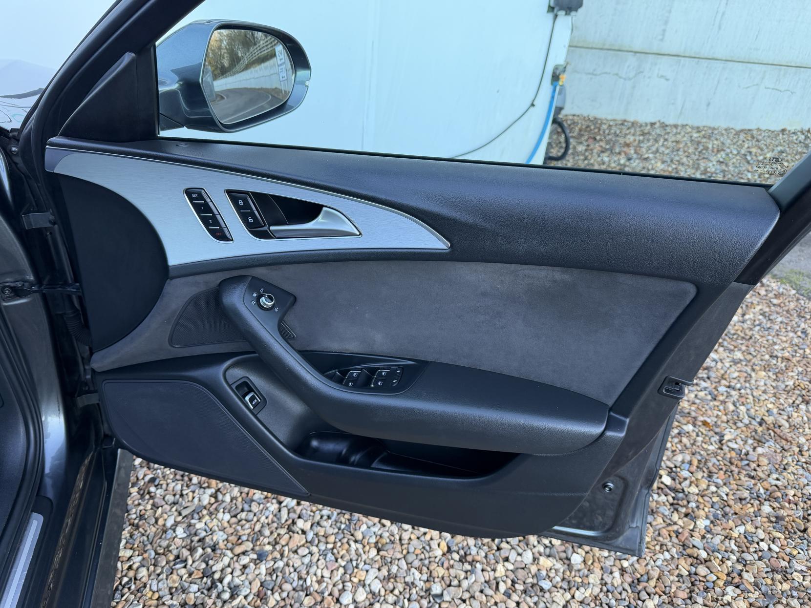 Audi A6 Saloon 2.0 TDI ultra S line Saloon 4dr Diesel S Tronic Euro 6 (s/s) (190 ps)