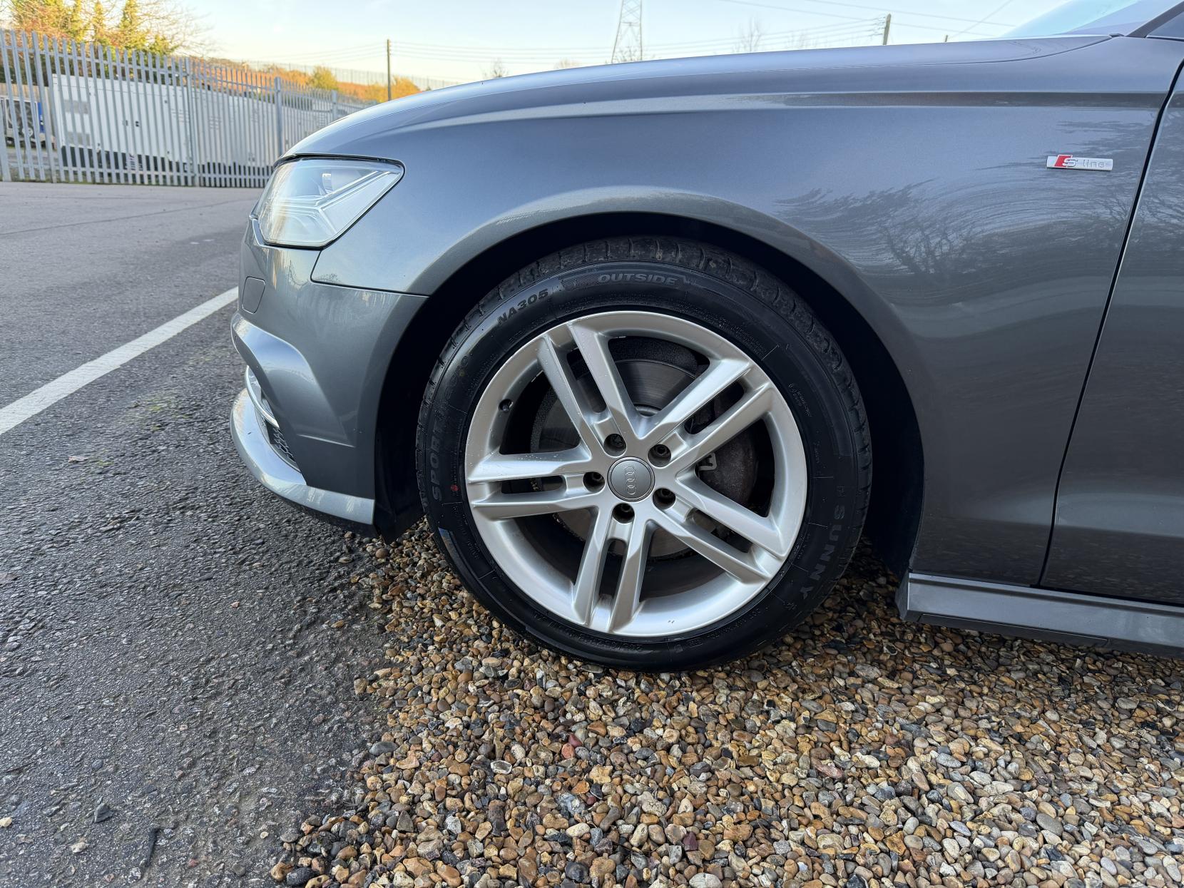 Audi A6 Saloon 2.0 TDI ultra S line Saloon 4dr Diesel S Tronic Euro 6 (s/s) (190 ps)