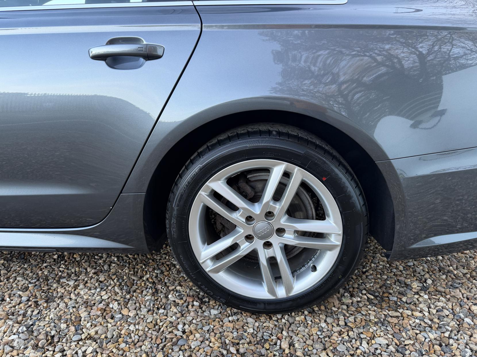 Audi A6 Saloon 2.0 TDI ultra S line Saloon 4dr Diesel S Tronic Euro 6 (s/s) (190 ps)