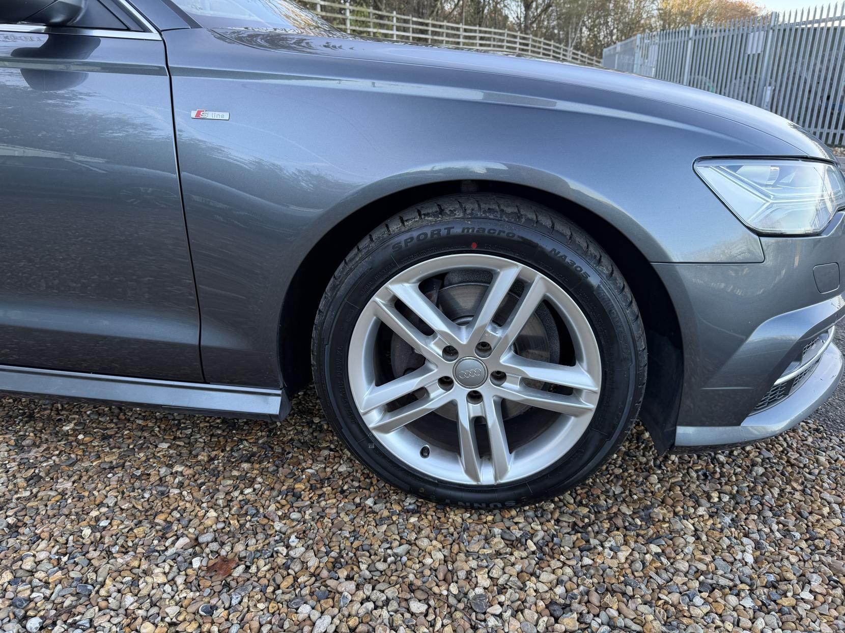 Audi A6 Saloon 2.0 TDI ultra S line Saloon 4dr Diesel S Tronic Euro 6 (s/s) (190 ps)