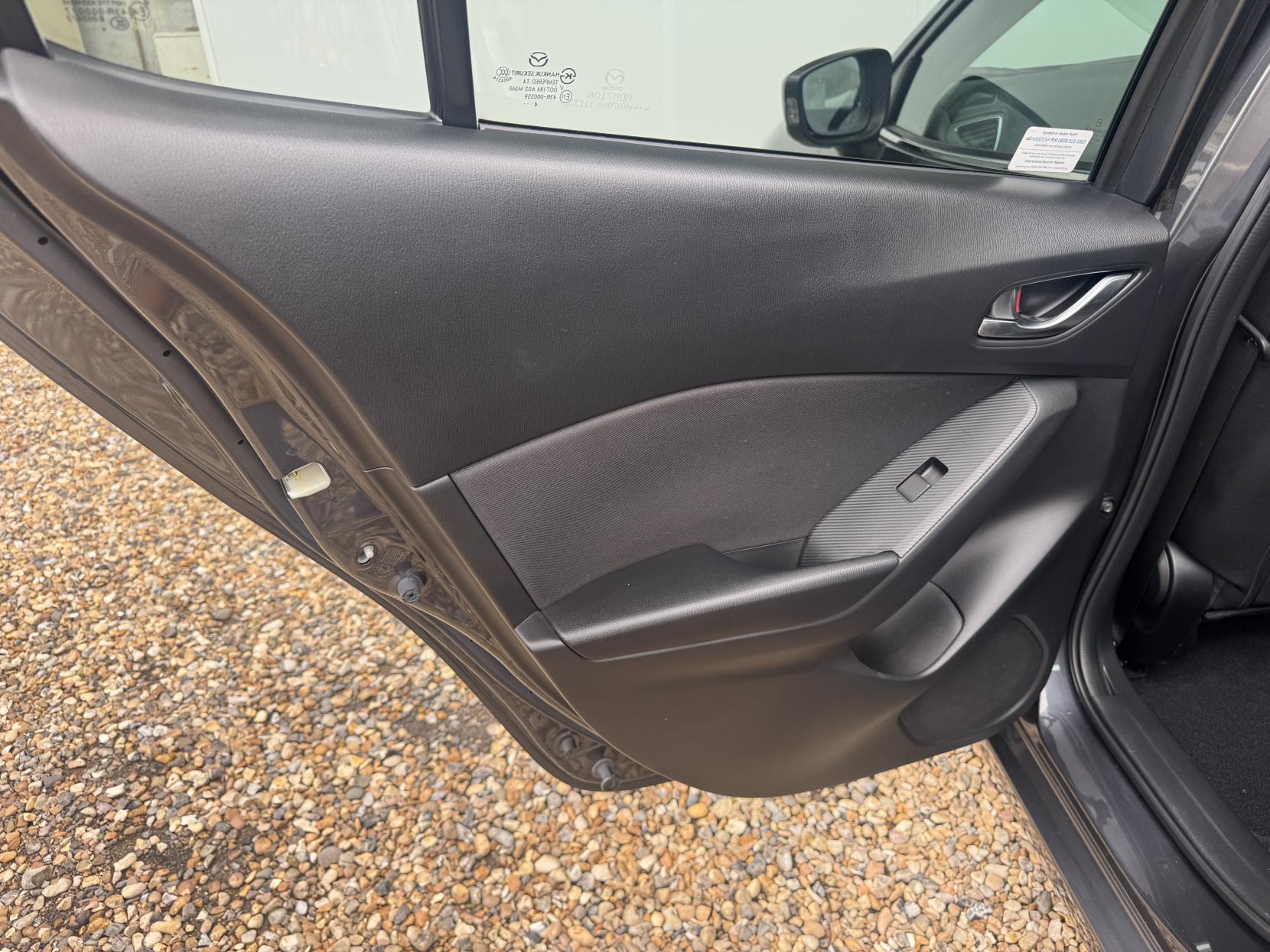 Mazda Mazda3 2.0 SKYACTIV-G Sport Nav Fastback 4dr Petrol Manual Euro 5 (s/s) (120 ps)