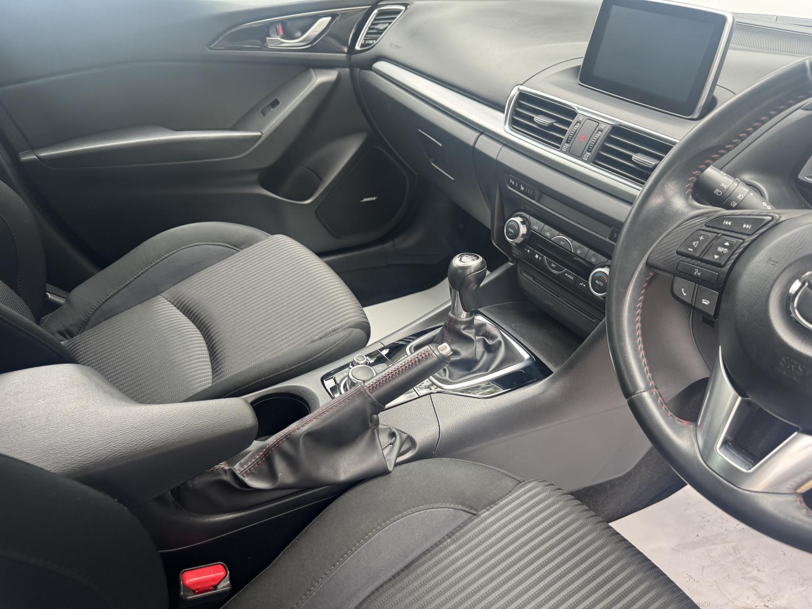 Mazda Mazda3 2.0 SKYACTIV-G Sport Nav Fastback 4dr Petrol Manual Euro 5 (s/s) (120 ps)