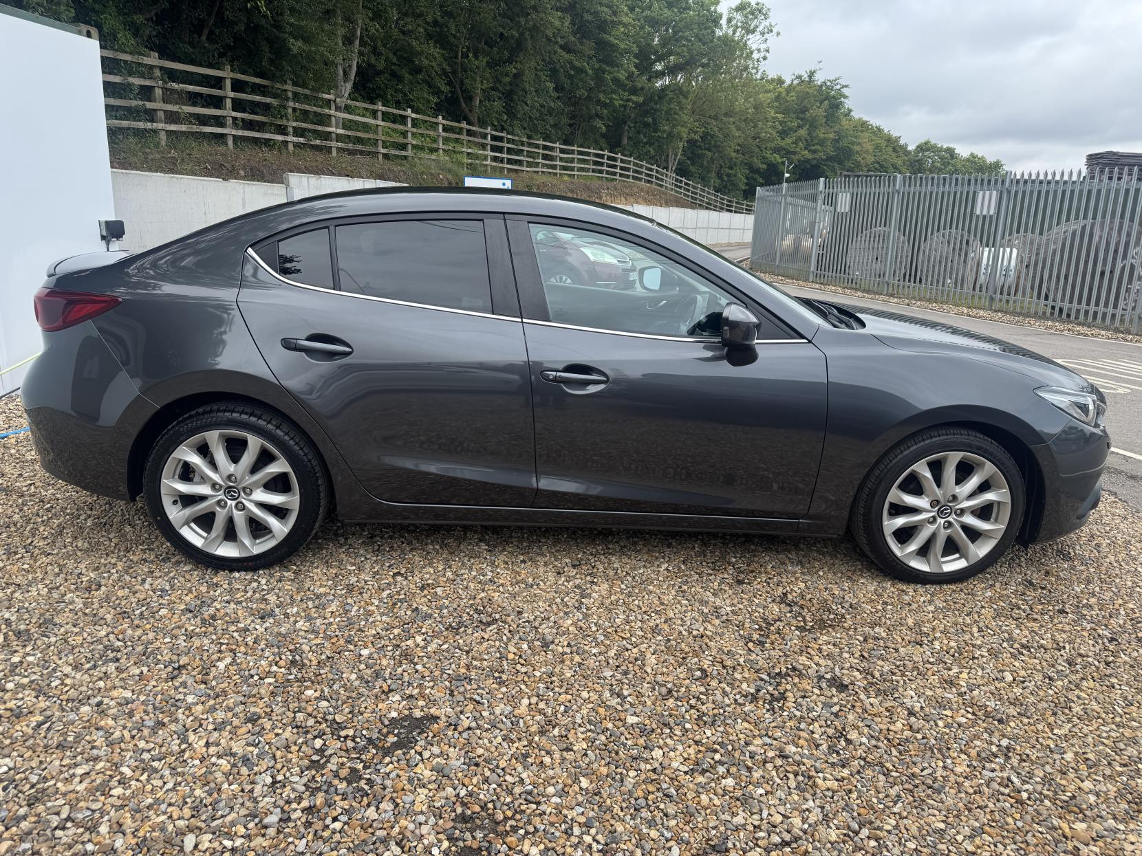 Mazda Mazda3 2.0 SKYACTIV-G Sport Nav Fastback 4dr Petrol Manual Euro 5 (s/s) (120 ps)