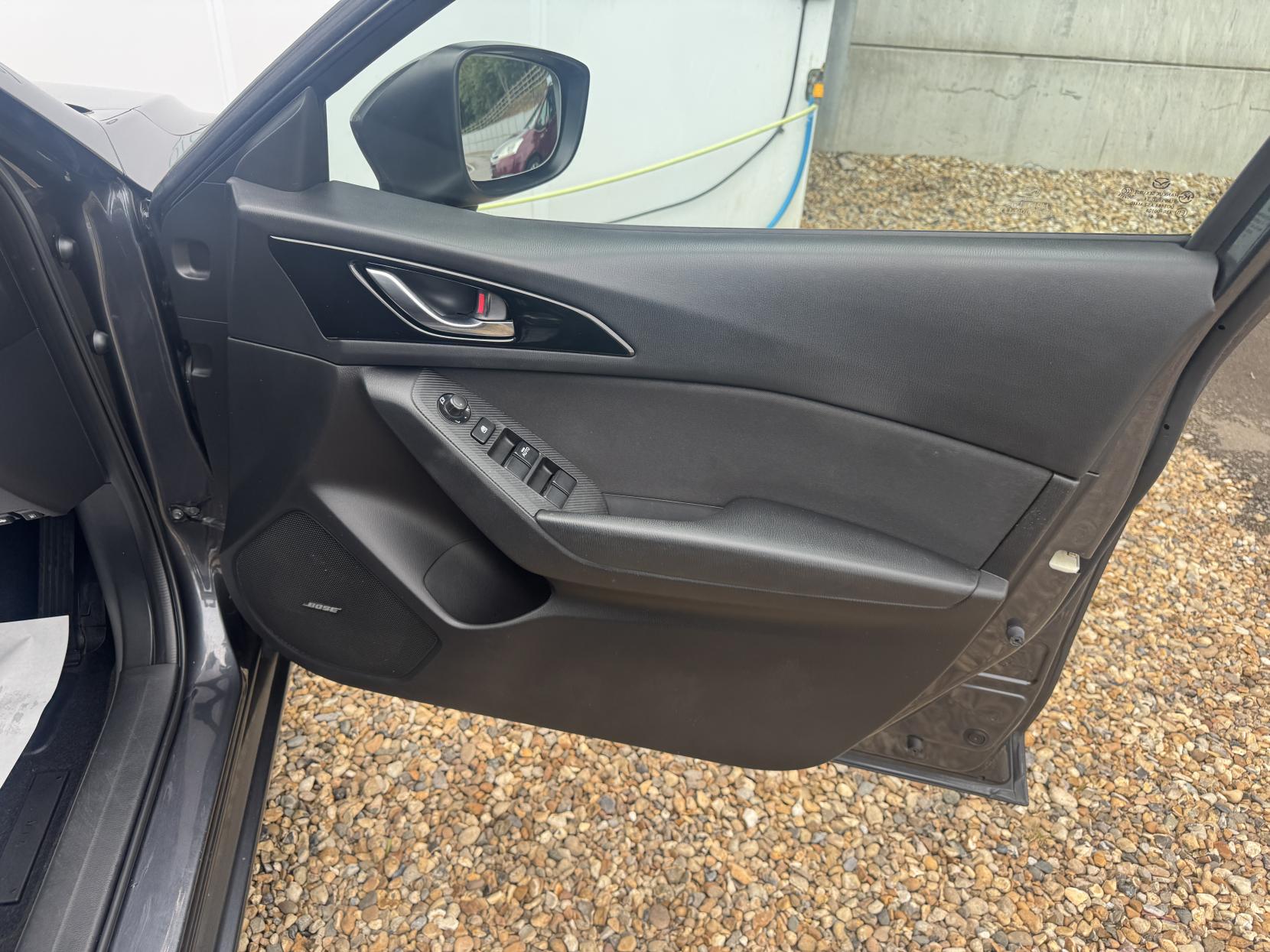 Mazda Mazda3 2.0 SKYACTIV-G Sport Nav Fastback 4dr Petrol Manual Euro 5 (s/s) (120 ps)