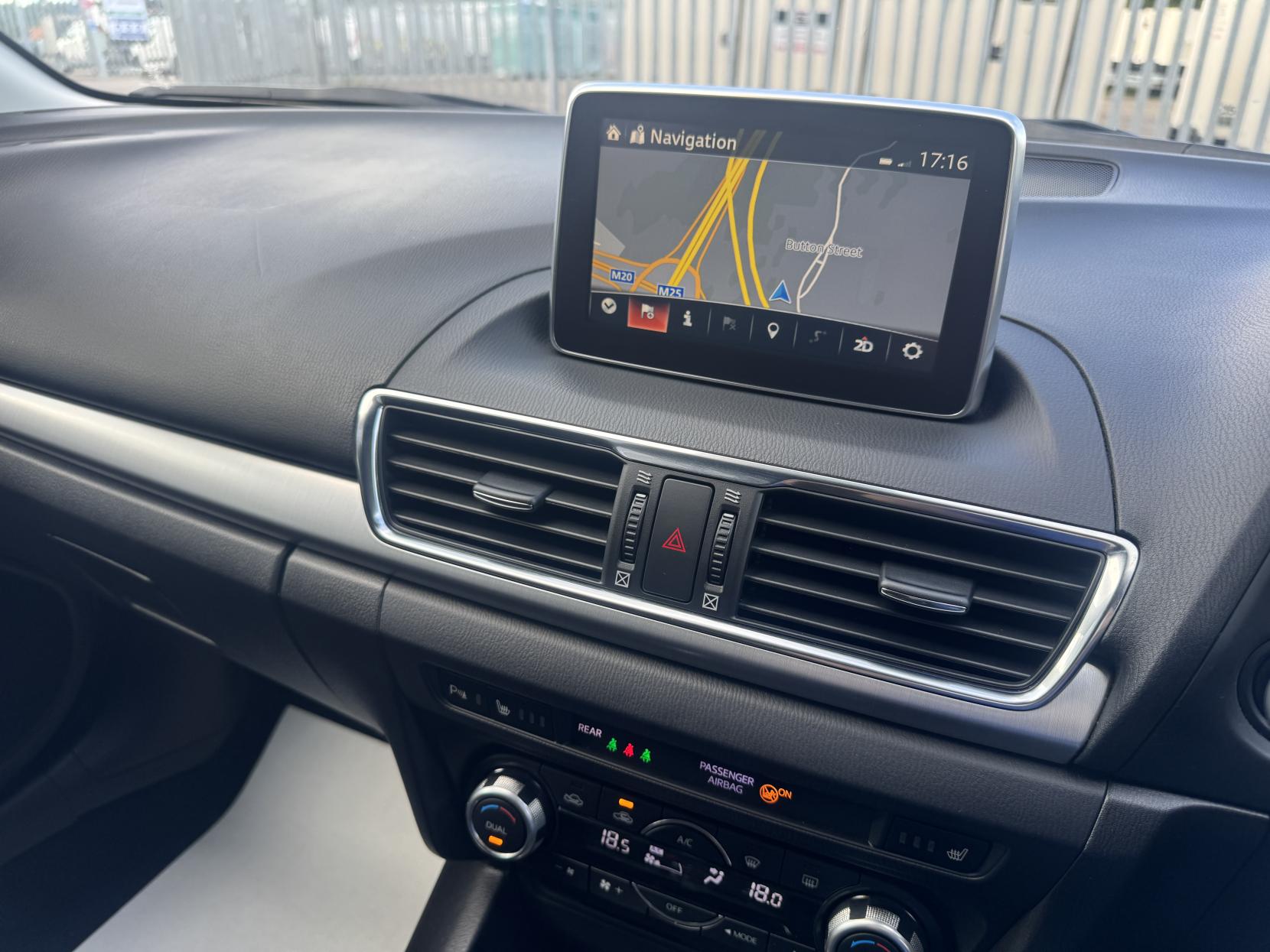 Mazda Mazda3 2.0 SKYACTIV-G Sport Nav Fastback 4dr Petrol Manual Euro 5 (s/s) (120 ps)