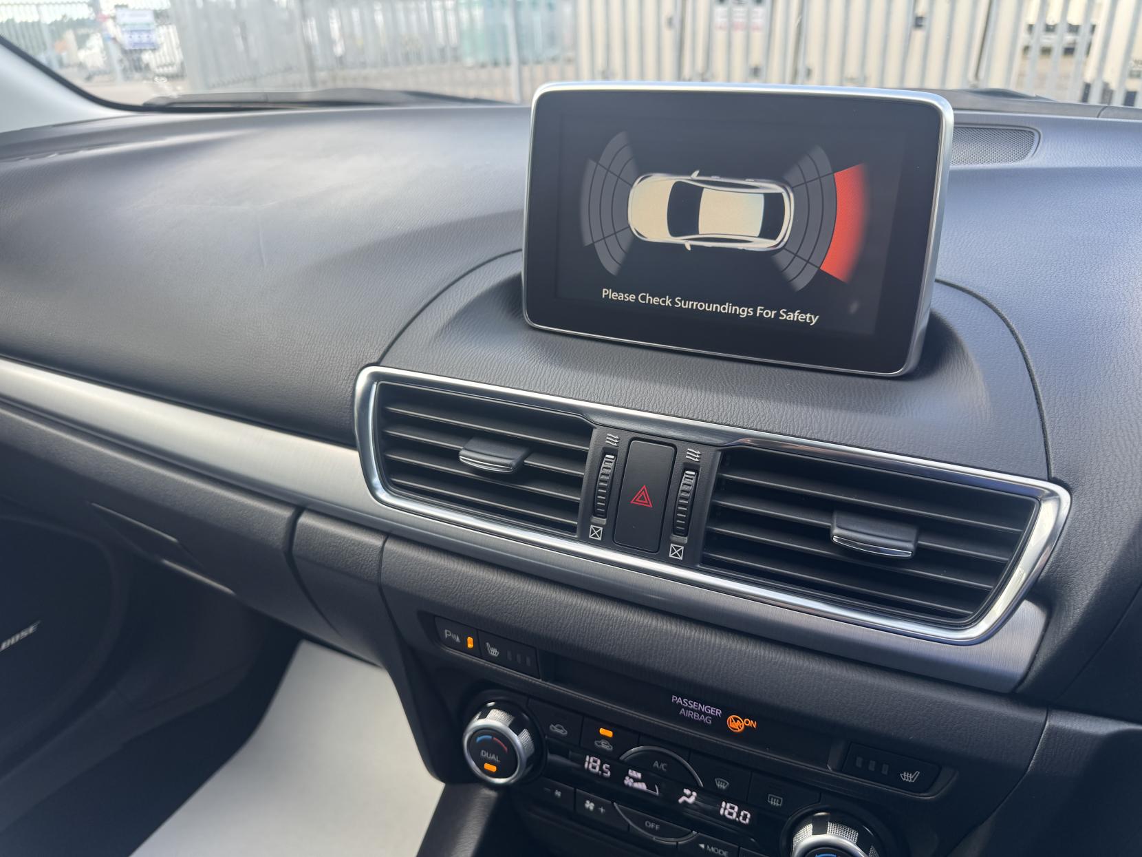 Mazda Mazda3 2.0 SKYACTIV-G Sport Nav Fastback 4dr Petrol Manual Euro 5 (s/s) (120 ps)