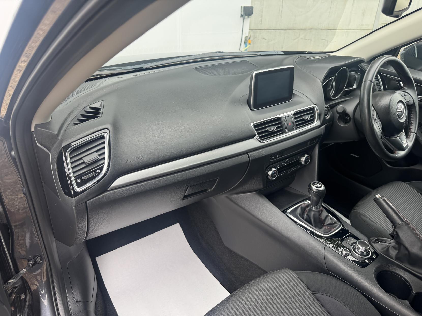 Mazda Mazda3 2.0 SKYACTIV-G Sport Nav Fastback 4dr Petrol Manual Euro 5 (s/s) (120 ps)