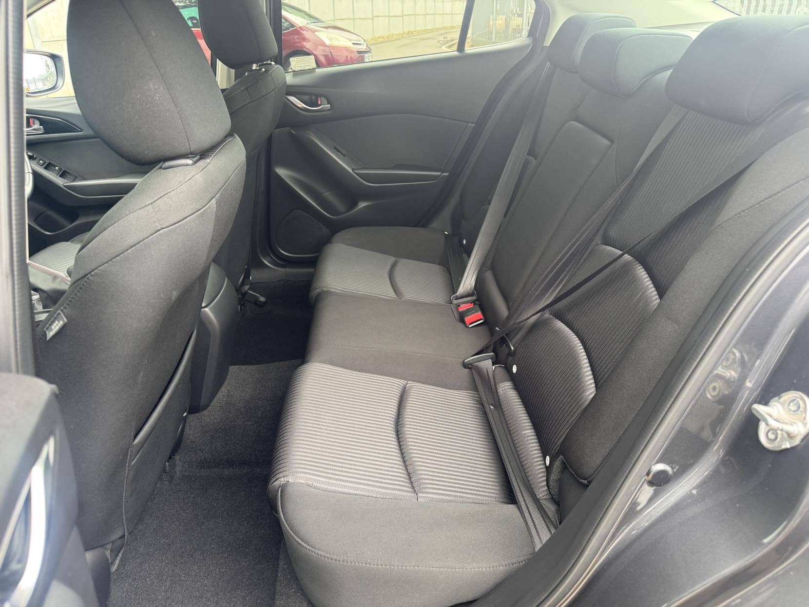 Mazda Mazda3 2.0 SKYACTIV-G Sport Nav Fastback 4dr Petrol Manual Euro 5 (s/s) (120 ps)