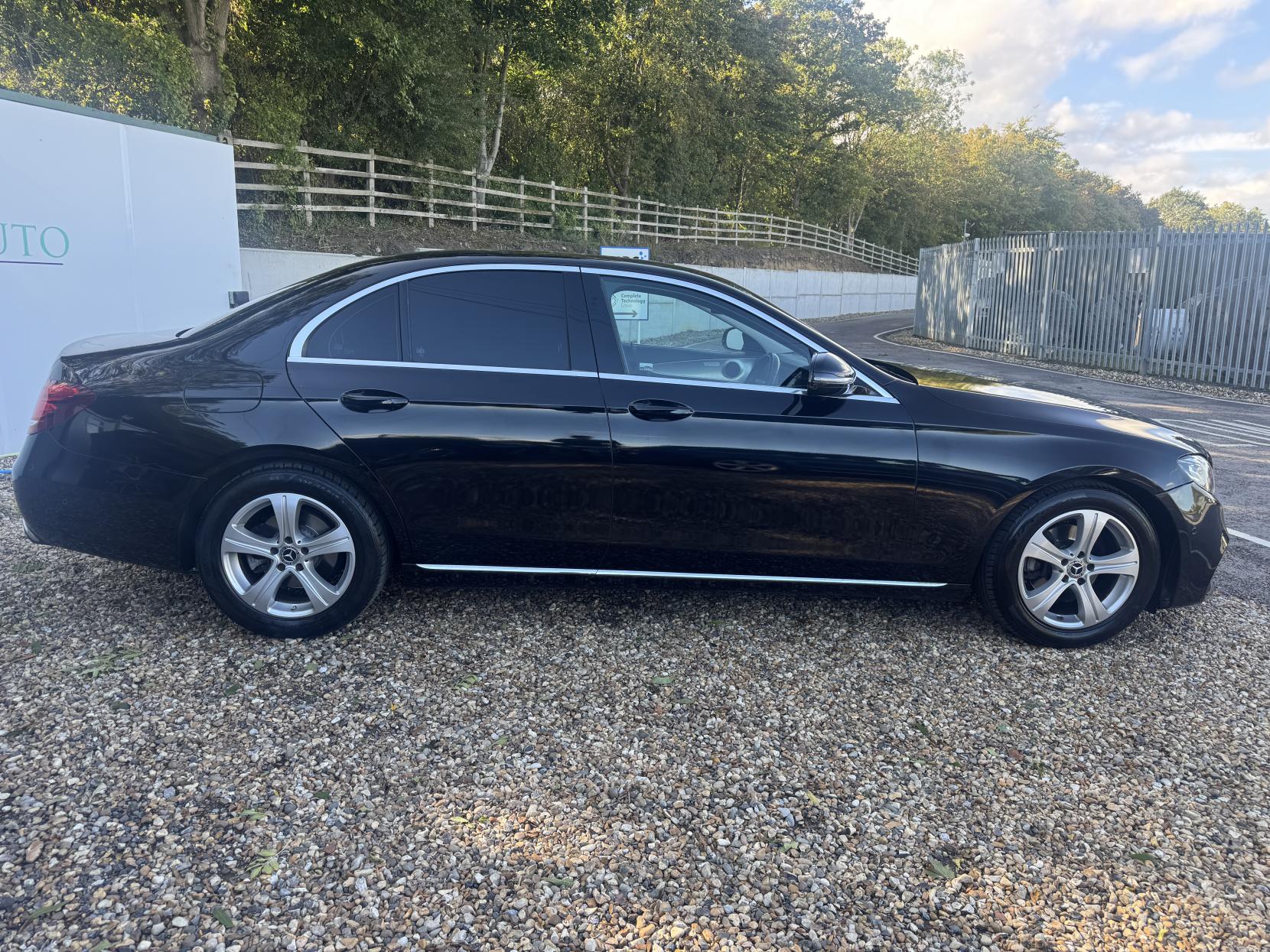 Mercedes-Benz E Class 2.0 E200d SE Saloon 4dr Diesel G-Tronic+ Euro 6 (s/s) (150 ps)