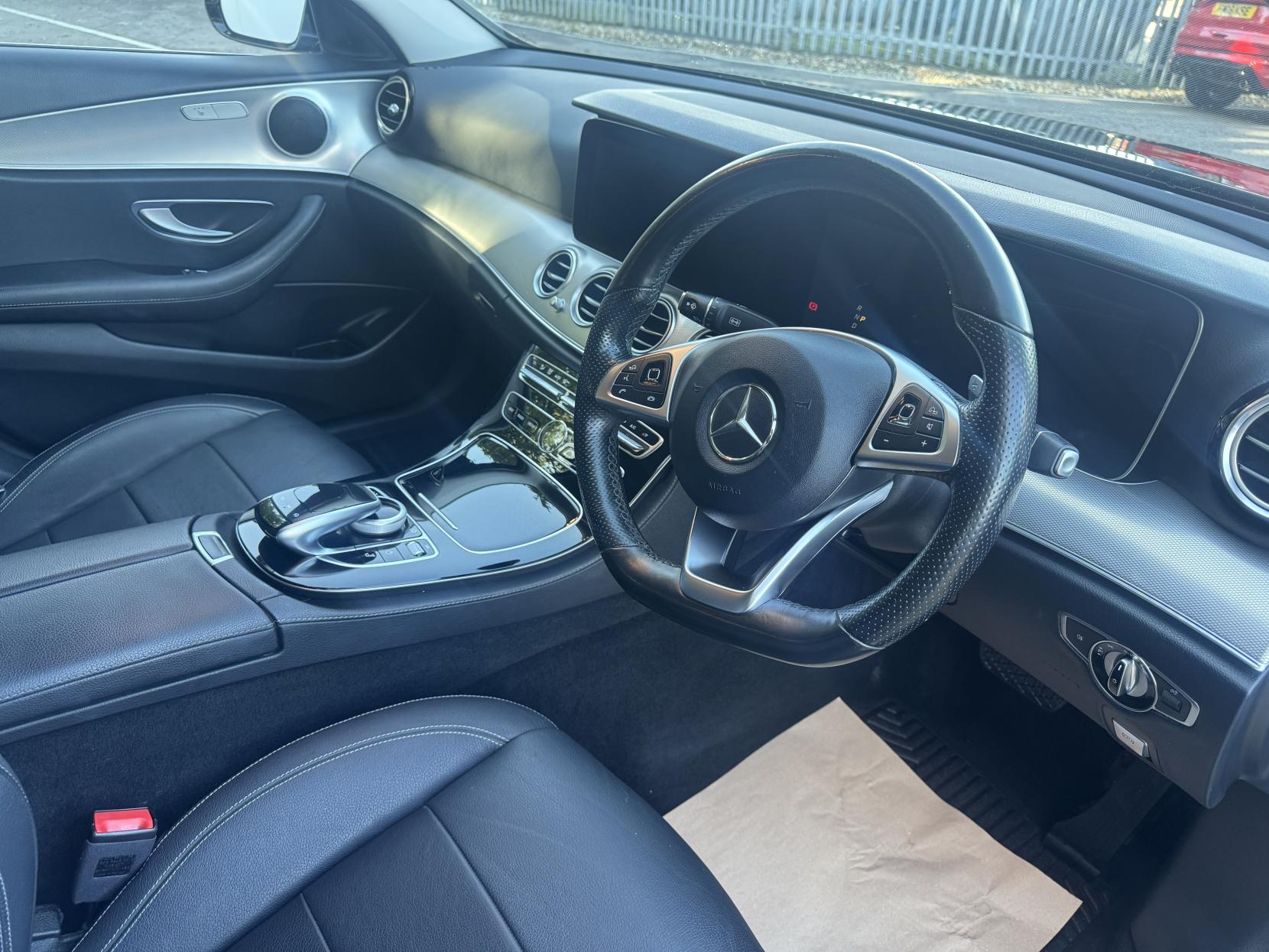 Mercedes-Benz E Class 2.0 E200d SE Saloon 4dr Diesel G-Tronic+ Euro 6 (s/s) (150 ps)