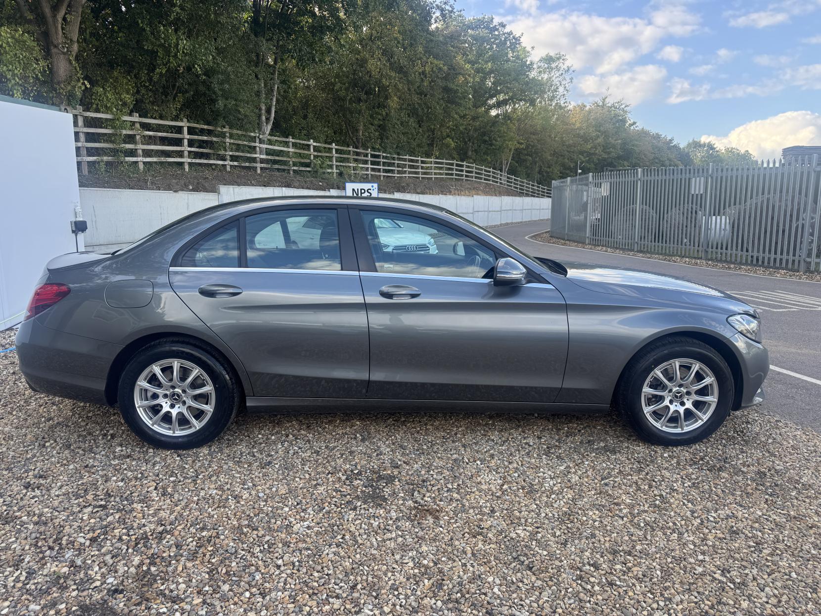 Mercedes-Benz C Class 2.0 C200 SE Saloon 4dr Petrol G-Tronic+ Euro 6 (s/s) (184 ps)