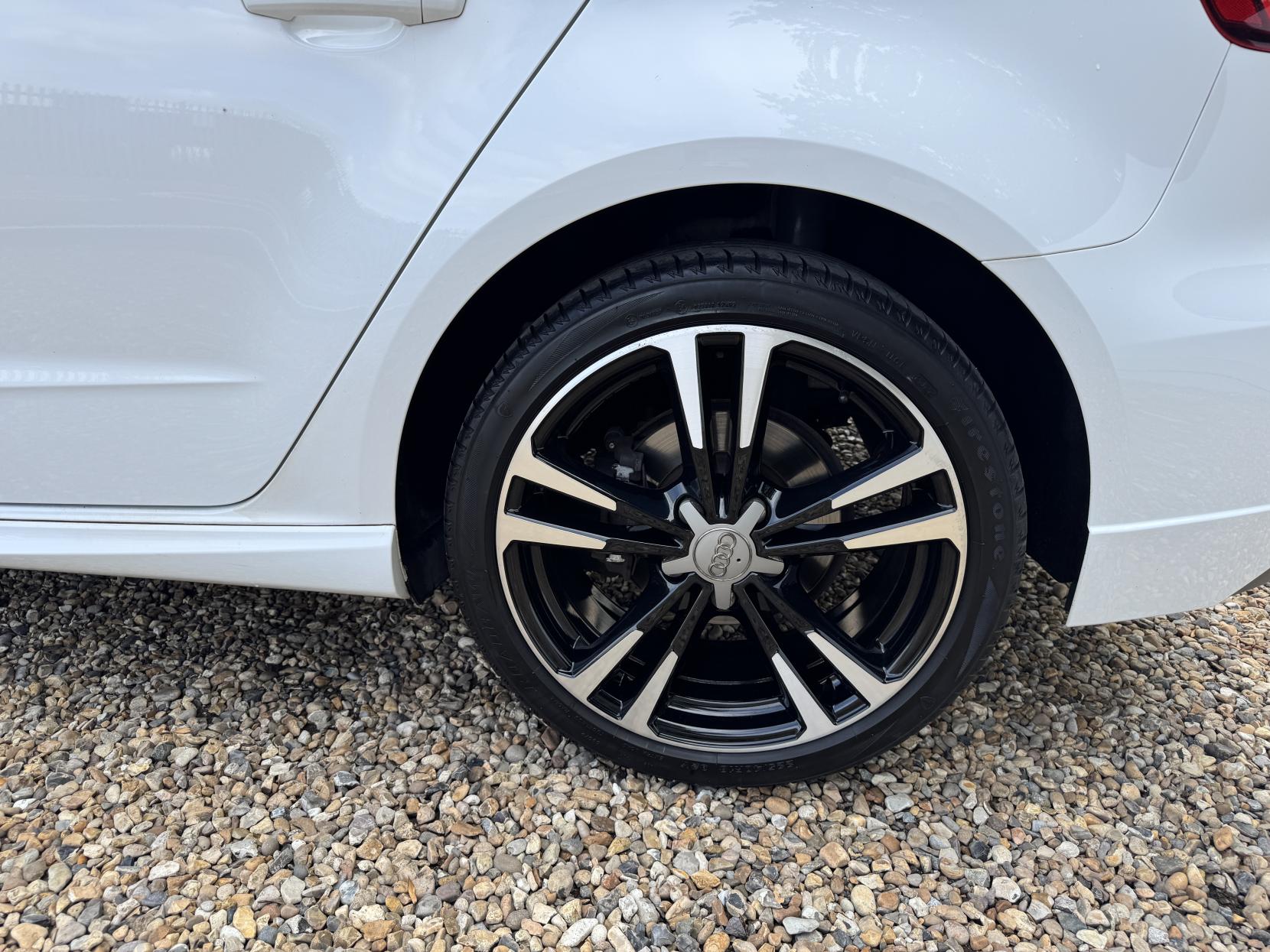 Audi A3 2.0 TDI 35 S line Sportback 5dr Diesel S Tronic Euro 6 (s/s) (150 ps)