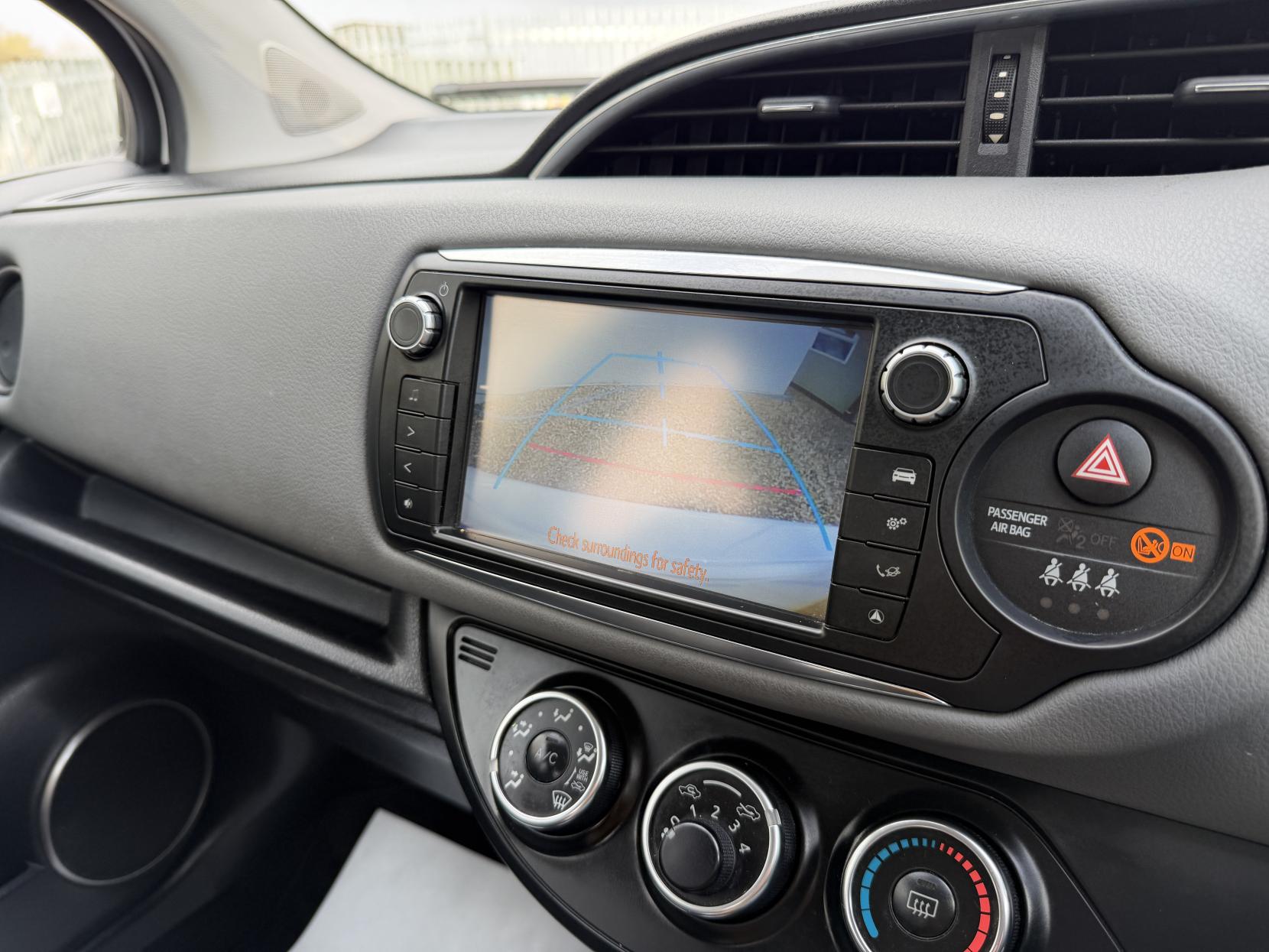 Toyota Yaris 1.33 Dual VVT-i Icon Hatchback 5dr Petrol Manual Euro 5 Euro 5 (99 ps)