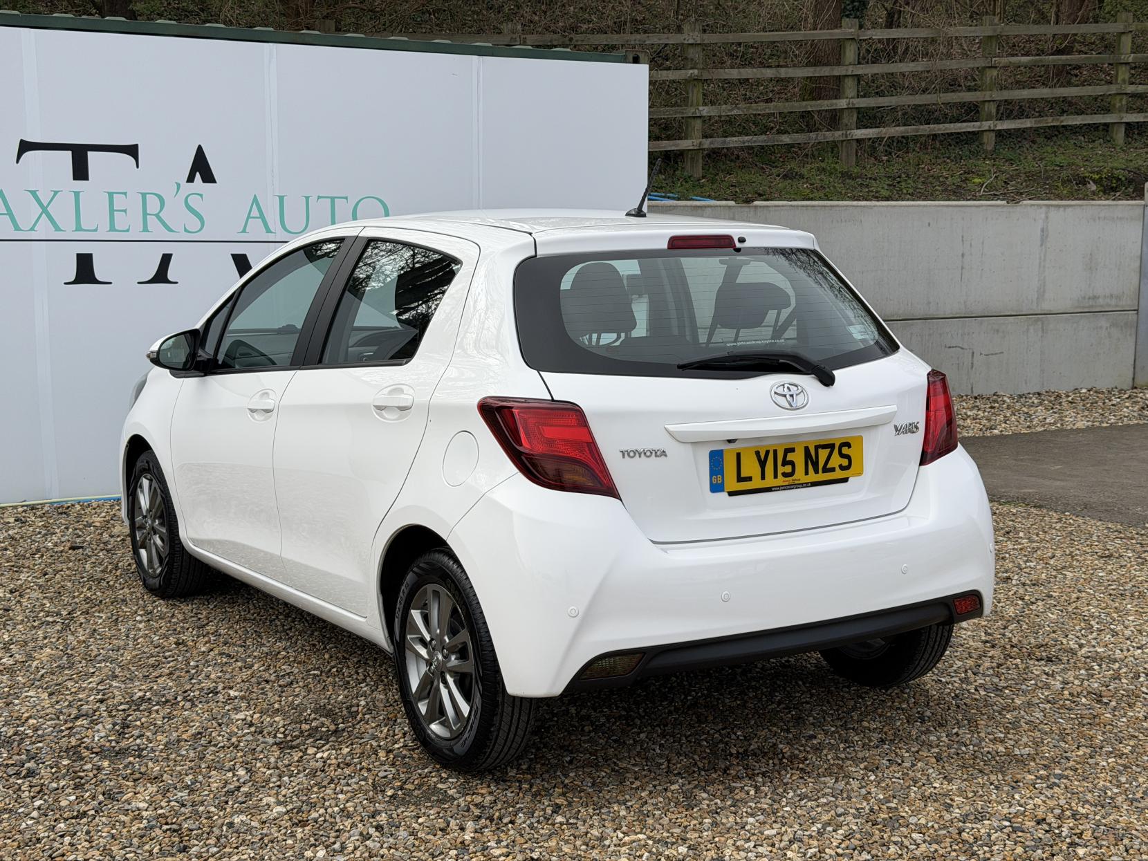 Toyota Yaris 1.33 Dual VVT-i Icon Hatchback 5dr Petrol Manual Euro 5 Euro 5 (99 ps)