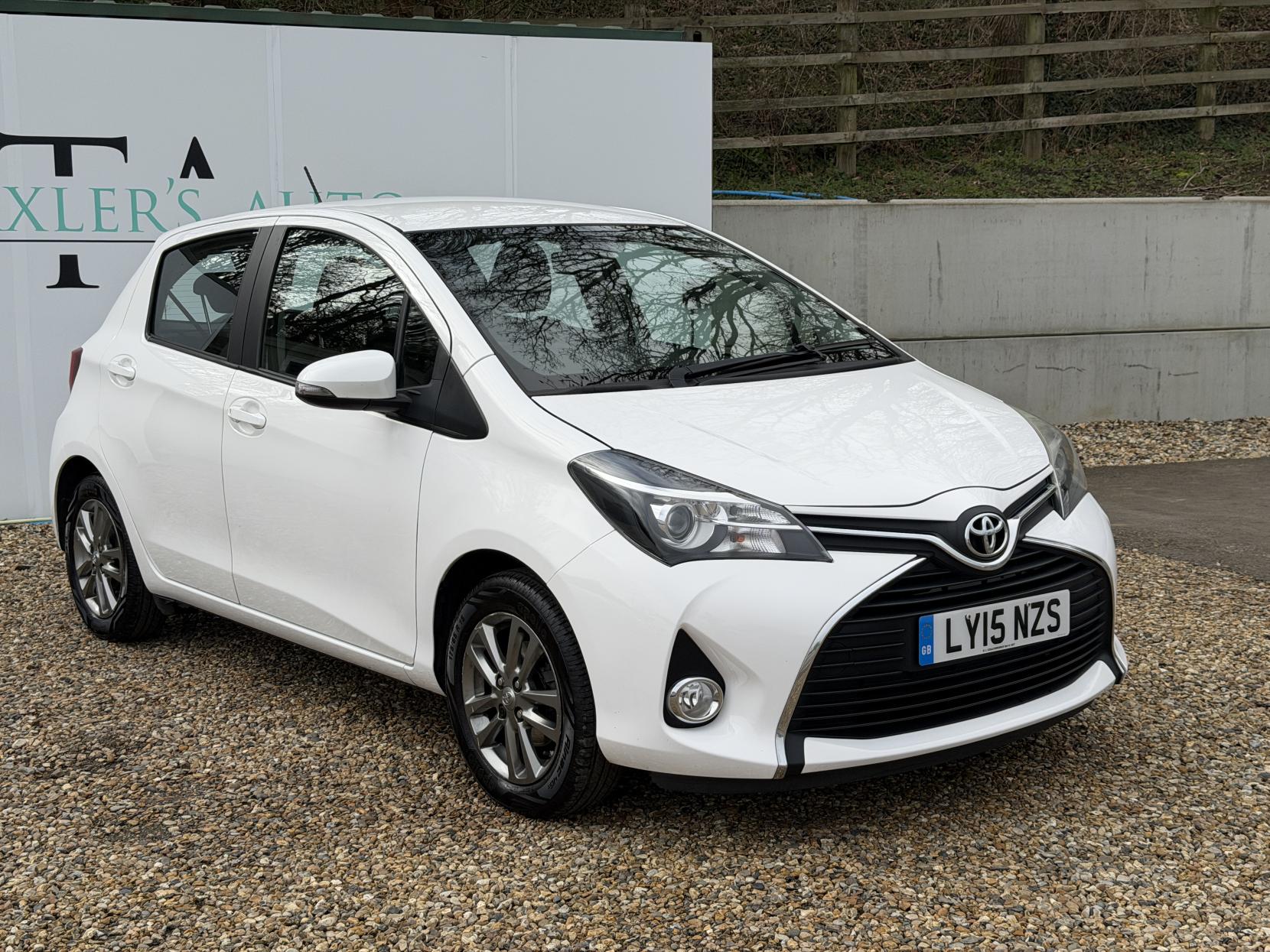 Toyota Yaris 1.33 Dual VVT-i Icon Hatchback 5dr Petrol Manual Euro 5 Euro 5 (99 ps)