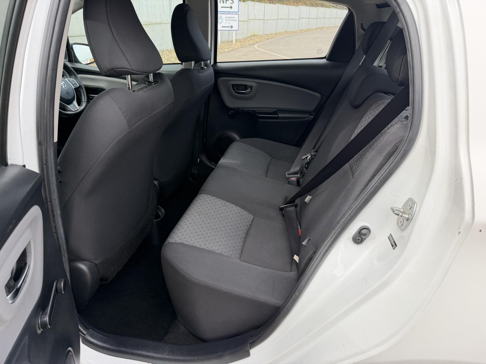 Toyota Yaris 1.33 Dual VVT-i Icon Hatchback 5dr Petrol Manual Euro 5 Euro 5 (99 ps)