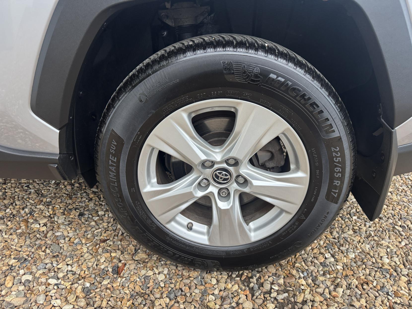 Toyota RAV4 2.5 VVT-h Icon SUV 5dr Petrol Hybrid CVT Euro 6 (s/s) (218 ps)