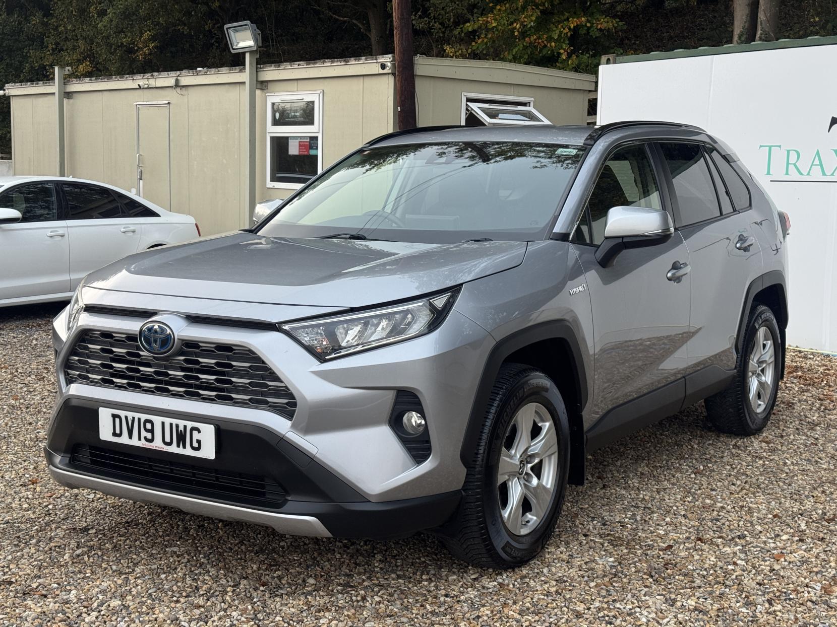 Toyota RAV4 2.5 VVT-h Icon SUV 5dr Petrol Hybrid CVT Euro 6 (s/s) (218 ps)