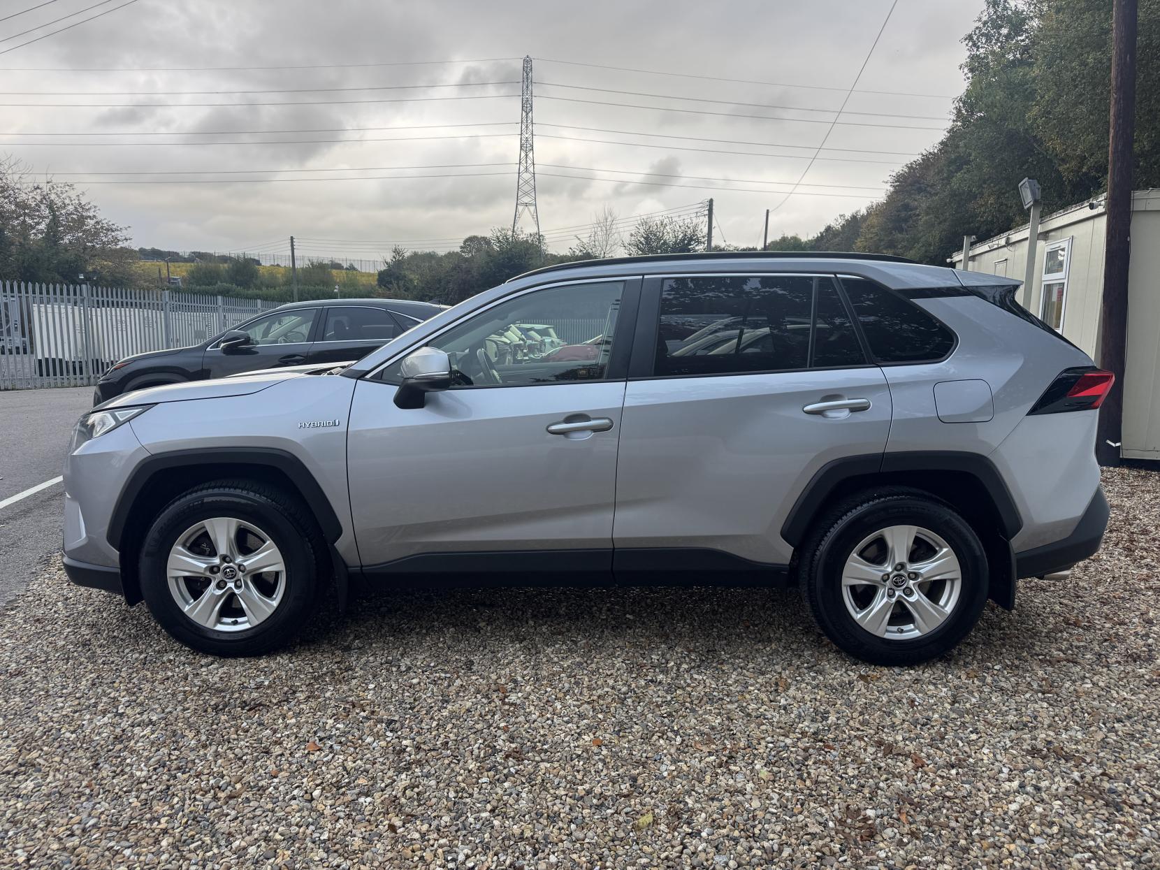 Toyota RAV4 2.5 VVT-h Icon SUV 5dr Petrol Hybrid CVT Euro 6 (s/s) (218 ps)