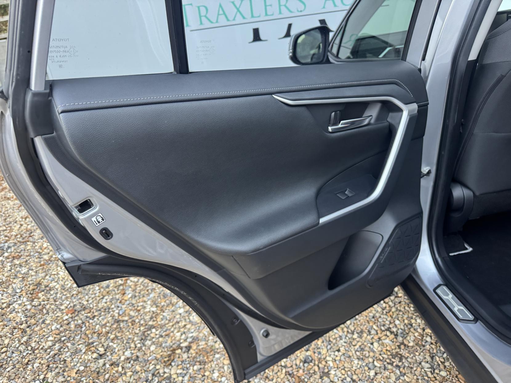 Toyota RAV4 2.5 VVT-h Icon SUV 5dr Petrol Hybrid CVT Euro 6 (s/s) (218 ps)