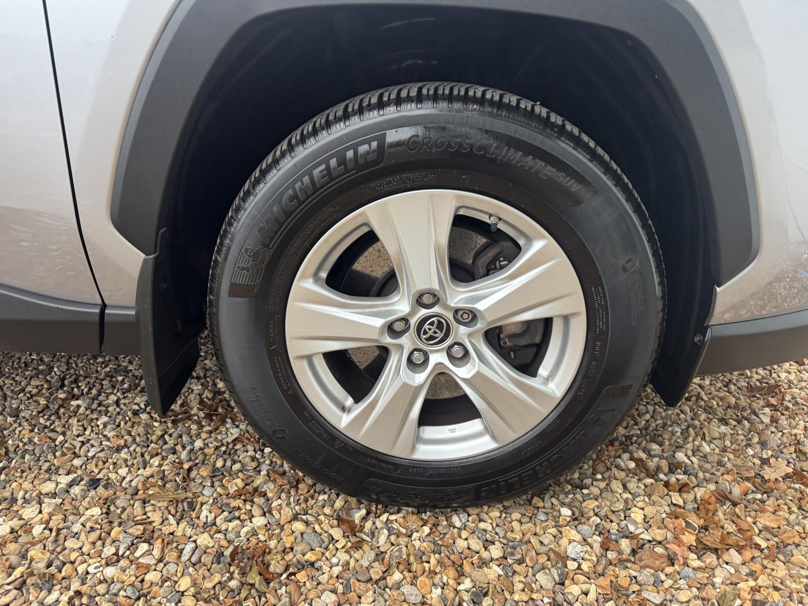 Toyota RAV4 2.5 VVT-h Icon SUV 5dr Petrol Hybrid CVT Euro 6 (s/s) (218 ps)