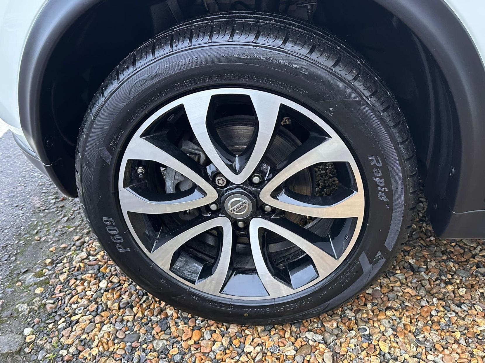 Nissan Juke 1.6 Tekna SUV 5dr Petrol XTRON Euro 6 (117 ps)