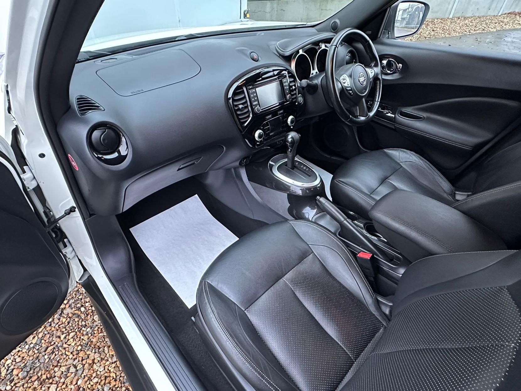 Nissan Juke 1.6 Tekna SUV 5dr Petrol XTRON Euro 6 (117 ps)