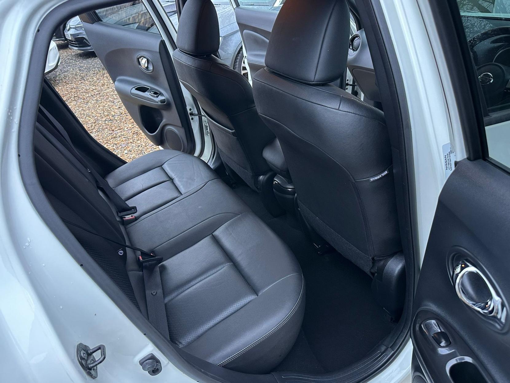 Nissan Juke 1.6 Tekna SUV 5dr Petrol XTRON Euro 6 (117 ps)