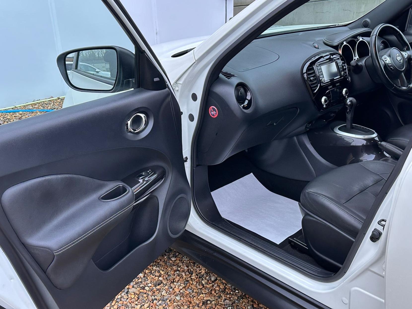 Nissan Juke 1.6 Tekna SUV 5dr Petrol XTRON Euro 6 (117 ps)